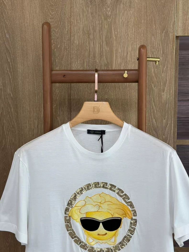 Versace Versace White embroidered crewneck short-sleeved T-shirt Size XL / US 12-14 / IT 48-50 - 2 Thumbnail