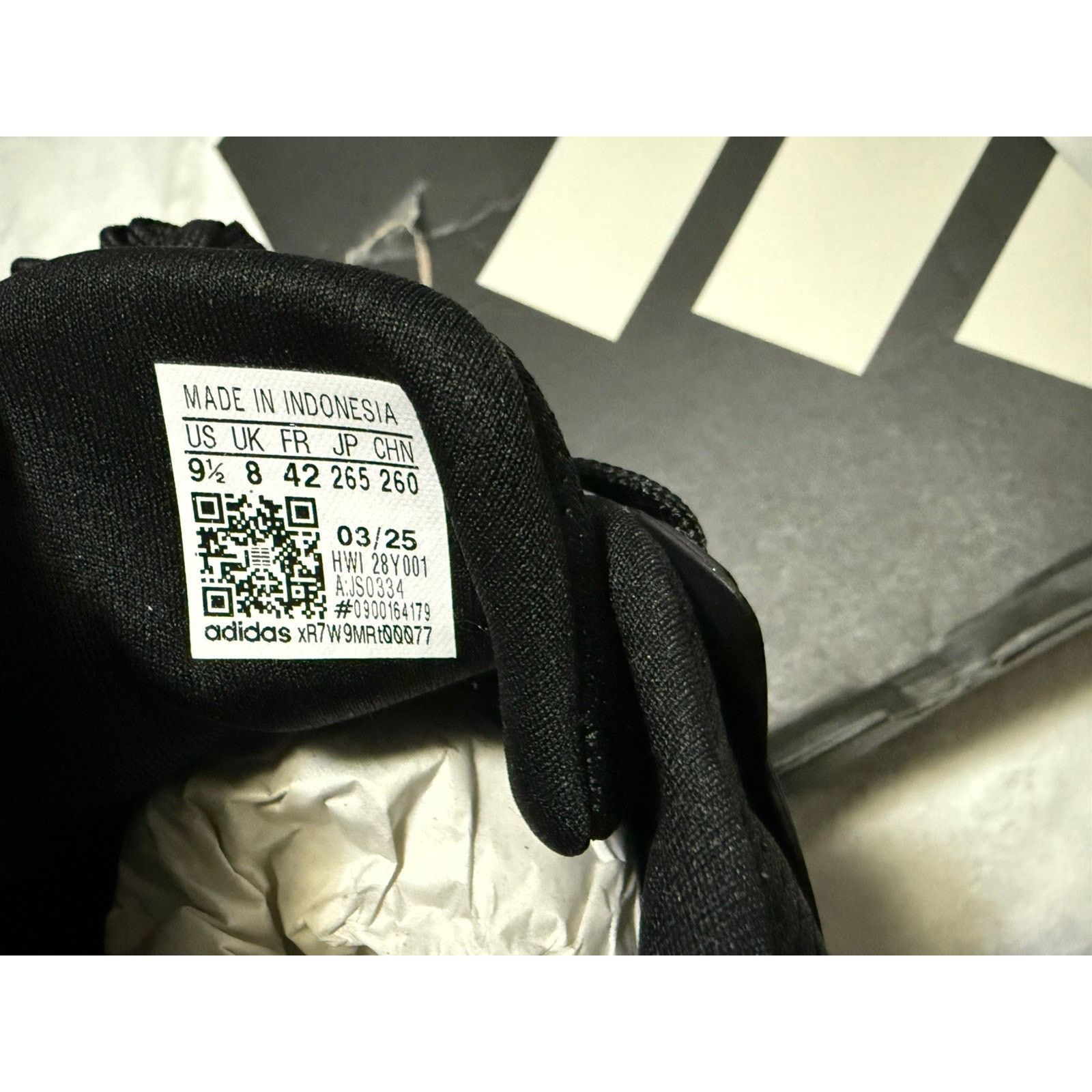 Adidas Adidas Ultradream DNA Women Sz 9.5 , Men 8.5 Running JS0334 Size US 8.5 / EU 41-42 - 4 Thumbnail