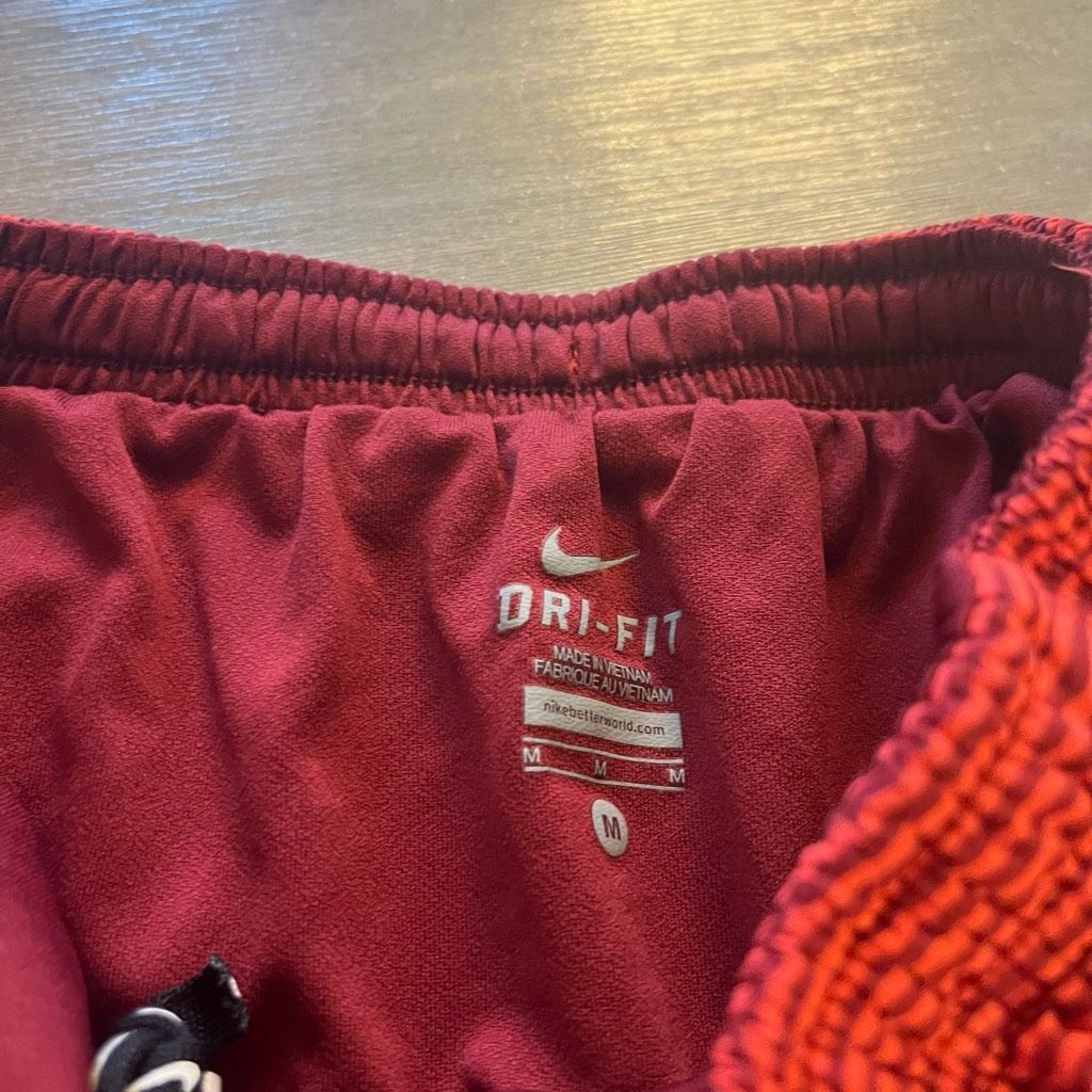 Nike Nike Red Athletic Workout Shorts Men Medium Bin M-56 Size US 32 / EU 48 - 3 Thumbnail