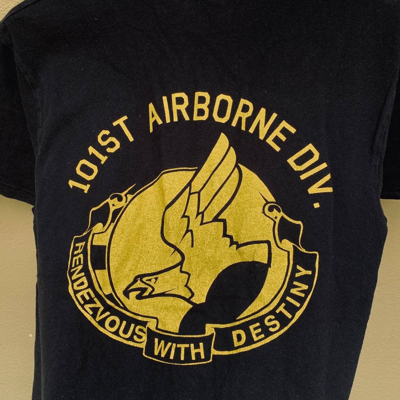 Avirex Rare Avirex 101st Airborne Division Backhit Tees Size US XS / EU 42 / 0 - 4 Thumbnail