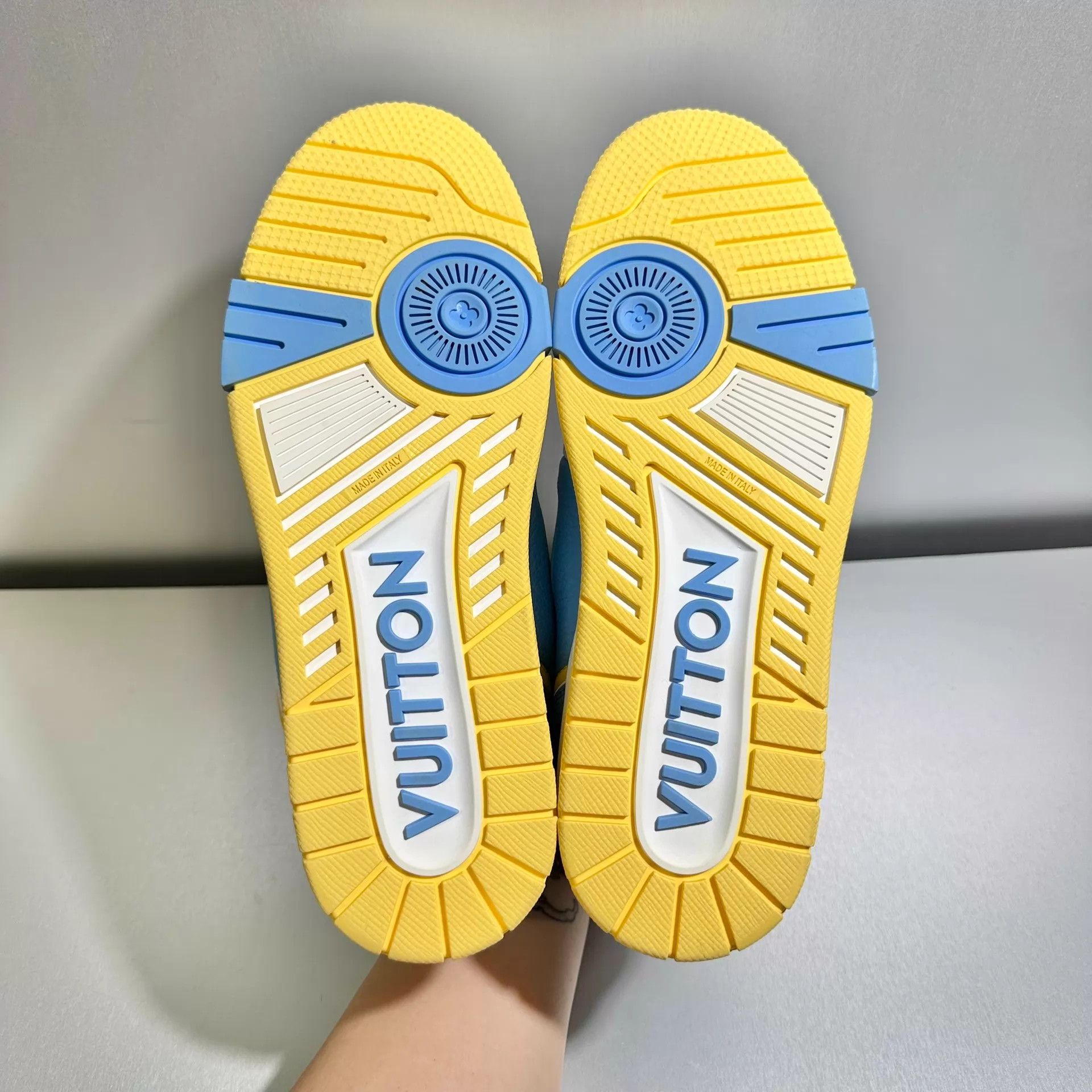 Louis Vuitton Louis Vuitton Trainer Blue Velcro Strap 41.5/7.5 Mint Size US 8.5 / EU 41-42 - 7 Thumbnail