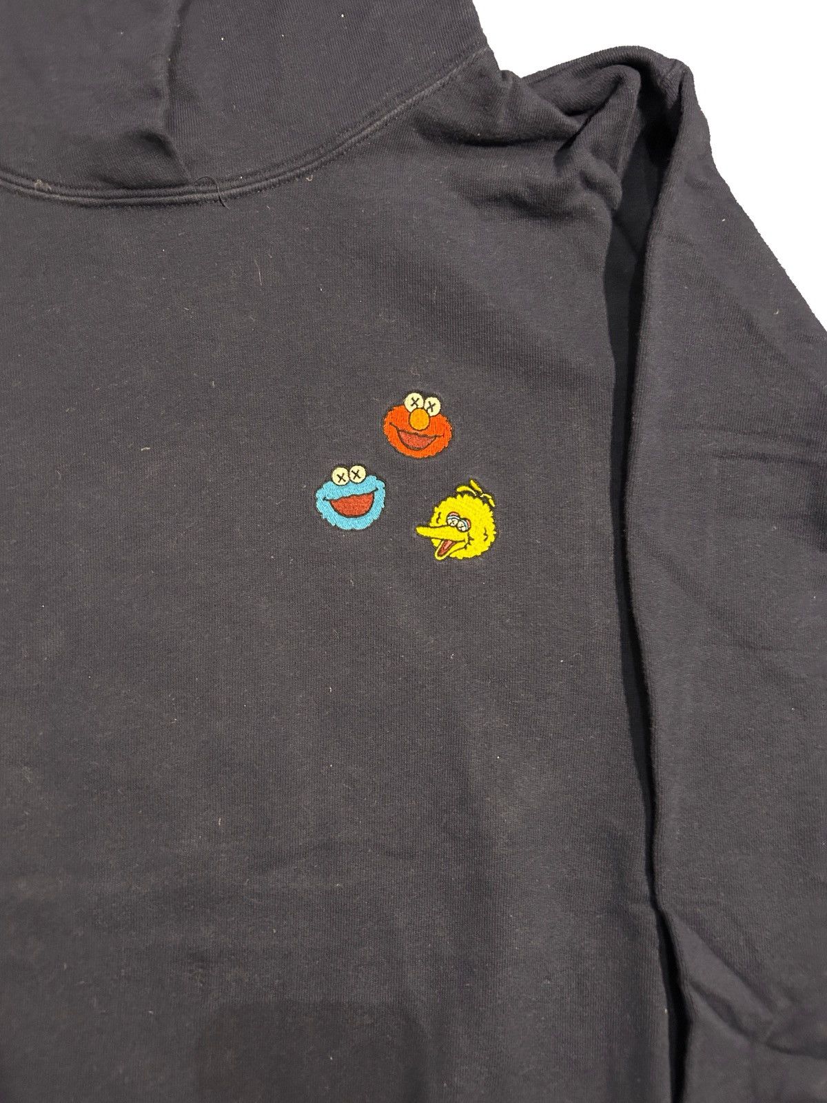 Kaws × Uniqlo Uniqlo X KAWS X Sesame Street Hoodie Size XL / US 12-14 / IT 48-50 - 2 Thumbnail