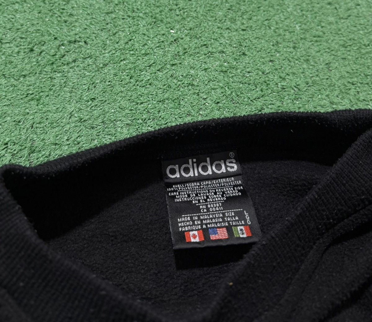 Adidas Adidas Fleece Crewneck Vintage 80s Black Size US L / EU 52-54 / 3 - 4 Thumbnail