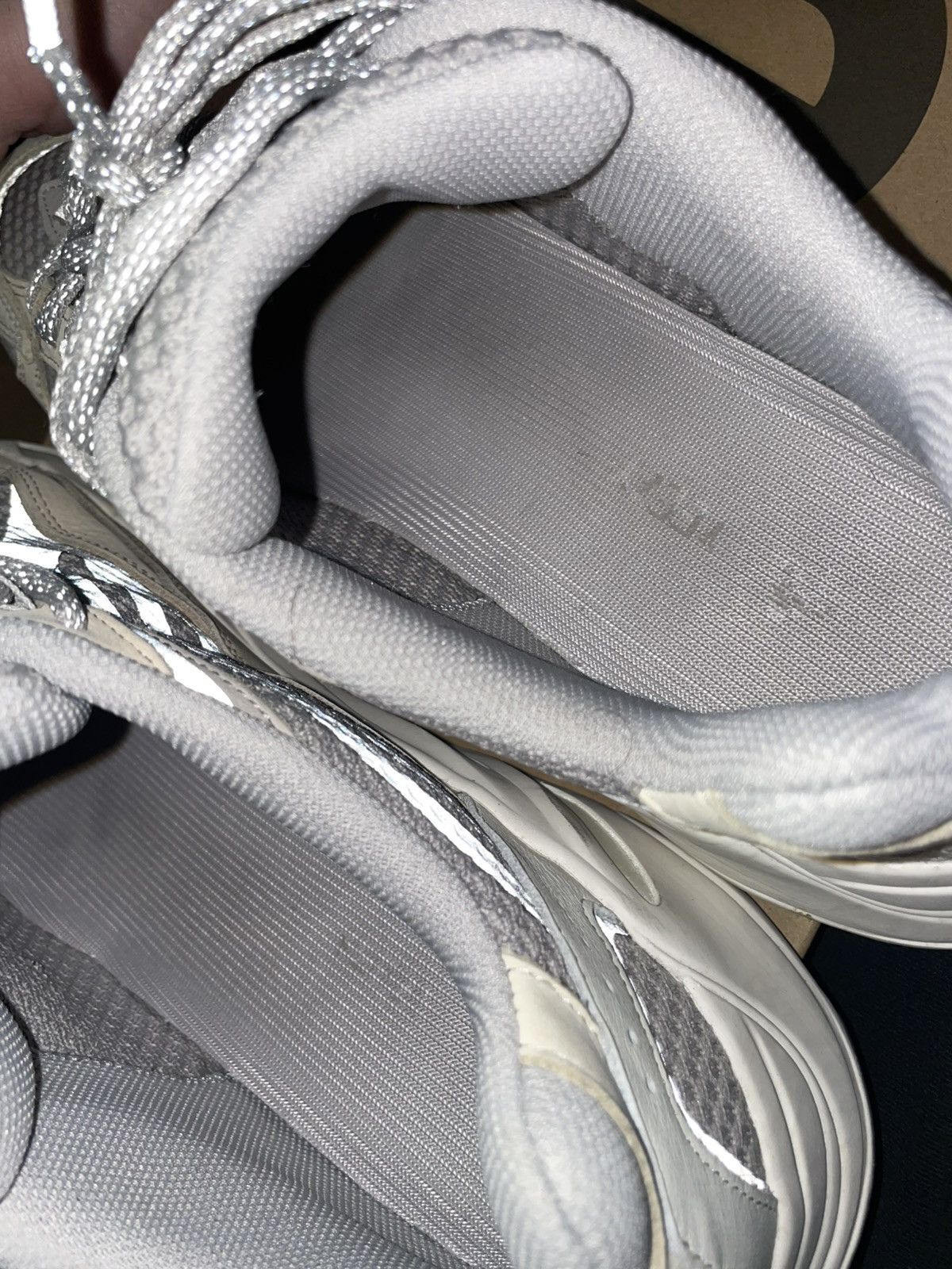 Yeezy Yeezy boost 700 v2 cream Size US 11.5 / EU 44-45 - 3 Thumbnail