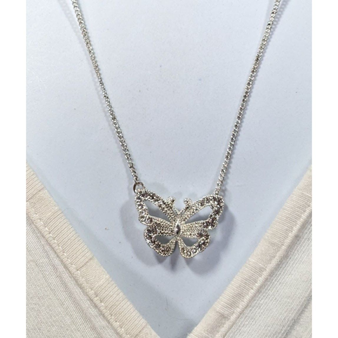 Other Vintage Avon Butterfly Silver Tone Rhinestone Necklace Size ONE SIZE - 5 Thumbnail