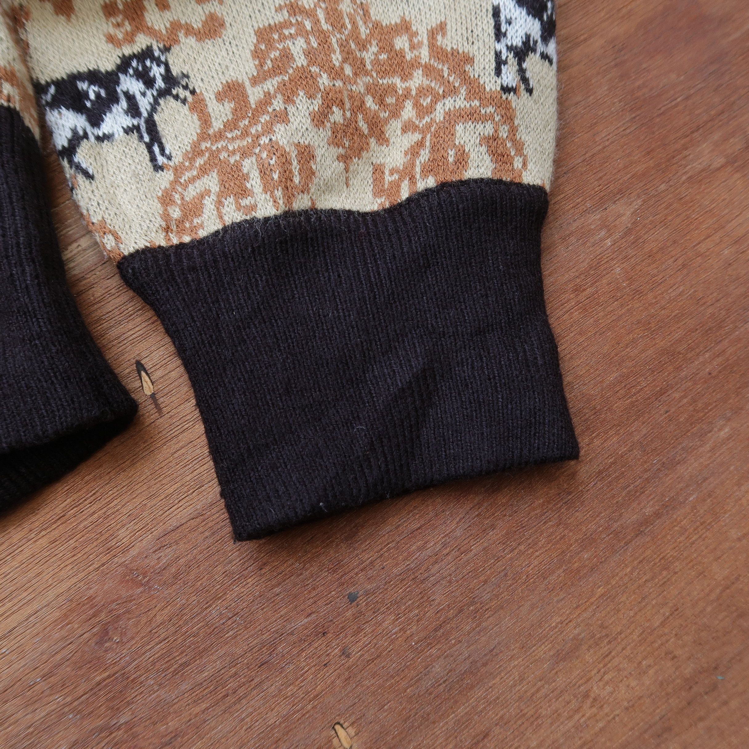 GU × Jun Takahashi × Undercover GU x Undercover Leopard Ethnic Pattern Cropped Knitwear Size US M / EU 48-50 / 2 - 6 Thumbnail