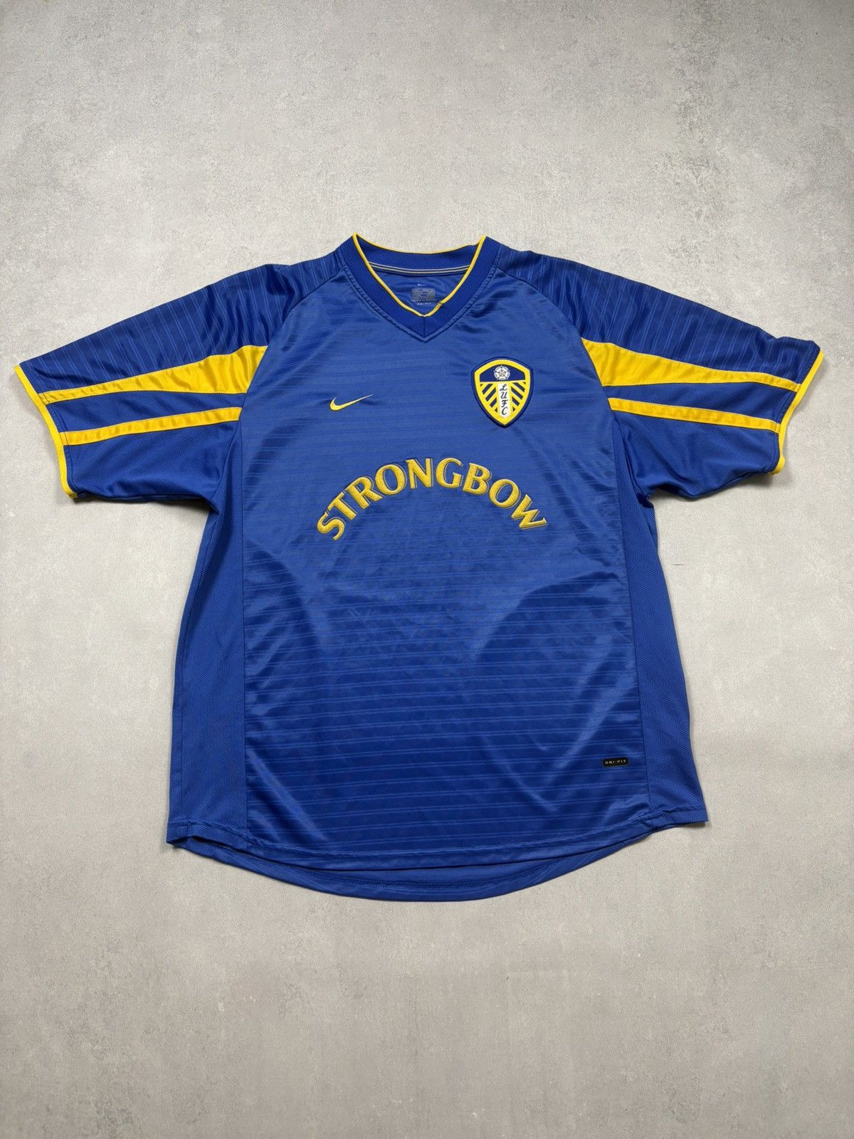 Nike Nike Leeds 2001/2003 Vintage Strongbow Football Jersey Shirt Size US L / EU 52-54 / 3 - 1 Thumbnail