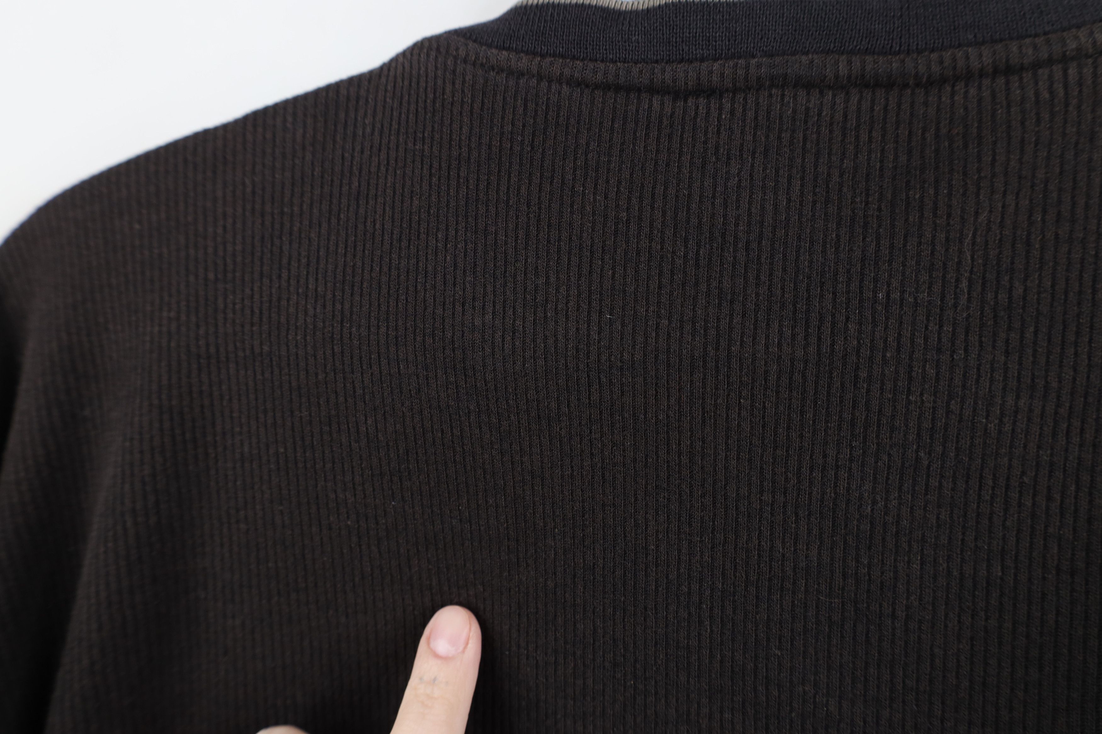 Vintage Vintage 90s Streetwear Faded Ribbed Knit V-Neck T-Shirt Size US XL / EU 56 / 4 - 10 Thumbnail