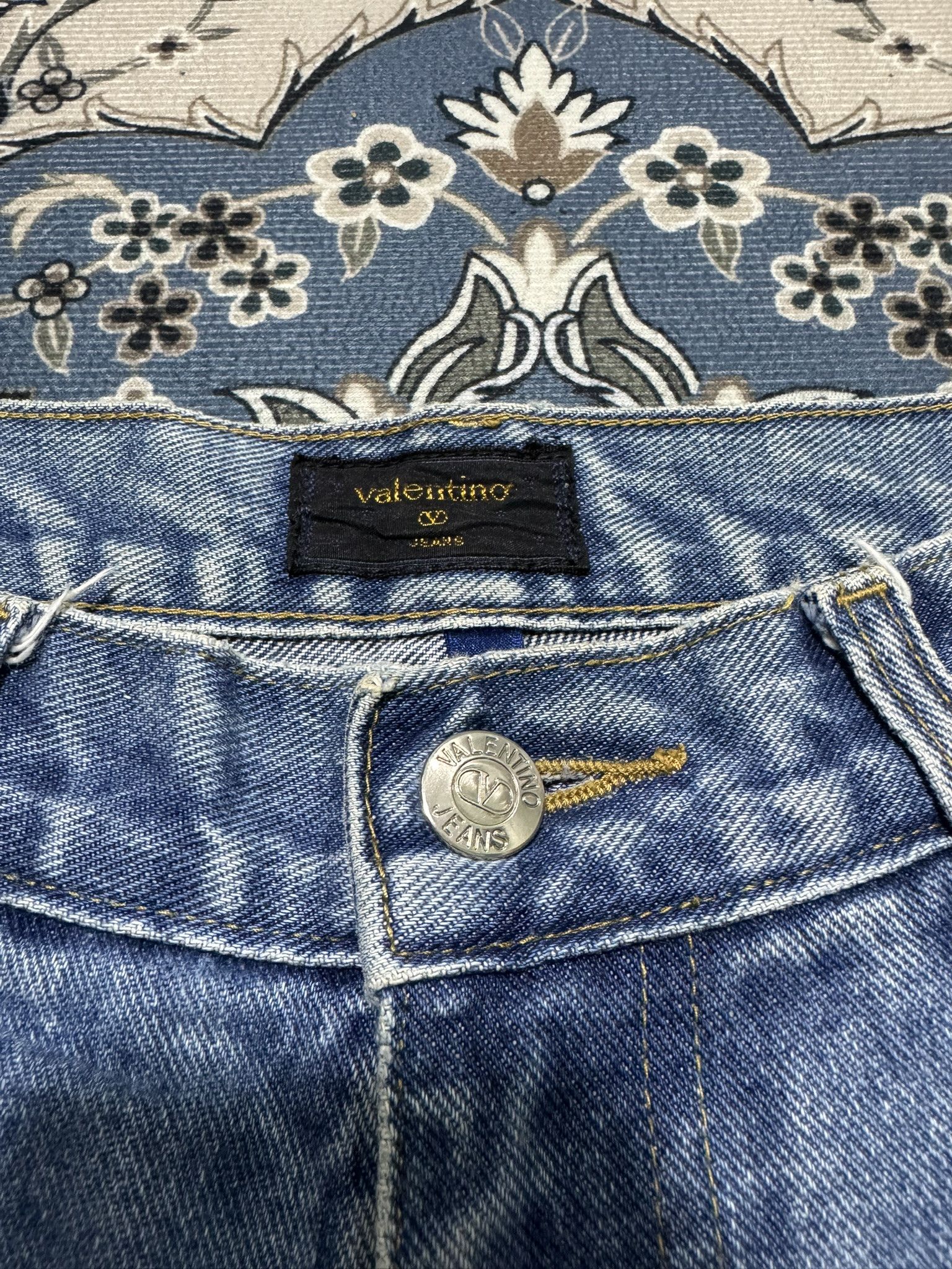 Valentino × Vintage Vintage Valentino Classic Blue Loose Jeans Size US 33 - 4 Thumbnail