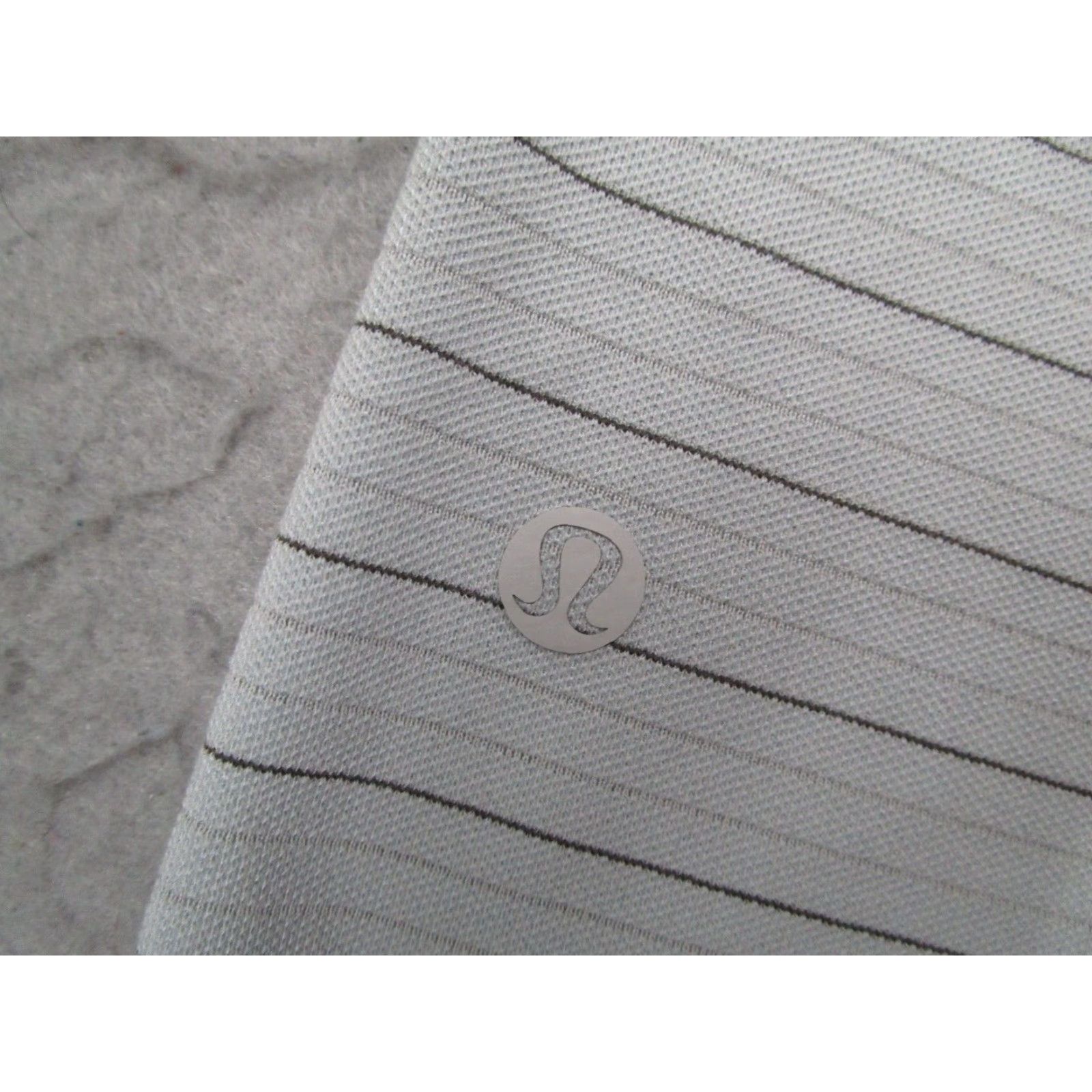 Lululemon Lululemon Shirt Mens Small Gray Stripe Polo Stretch Active Work Performance Golf Shirt Size US S / EU 44-46 / 1 - 3 Thumbnail