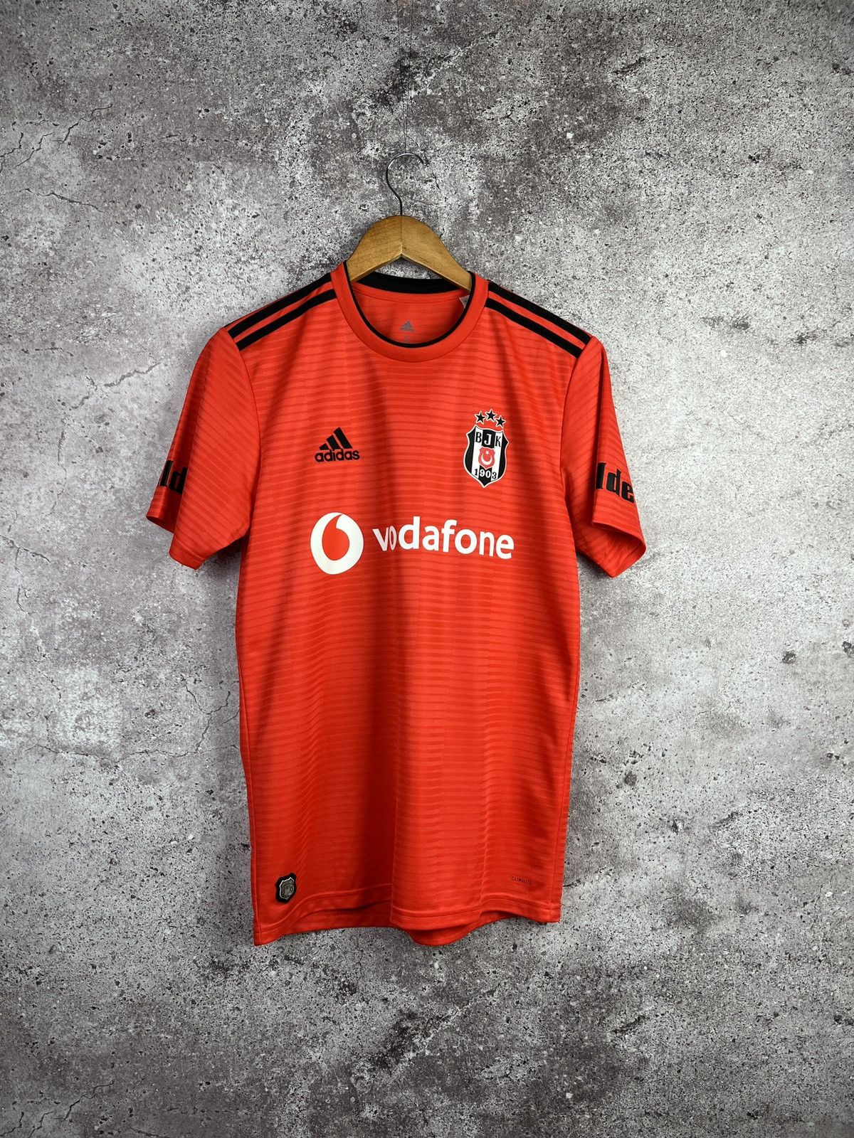 Adidas Adidas Besiktas 2018-2019 Away Jersey Vodafone Red Shirt S Size US S / EU 44-46 / 1 - 1 Thumbnail