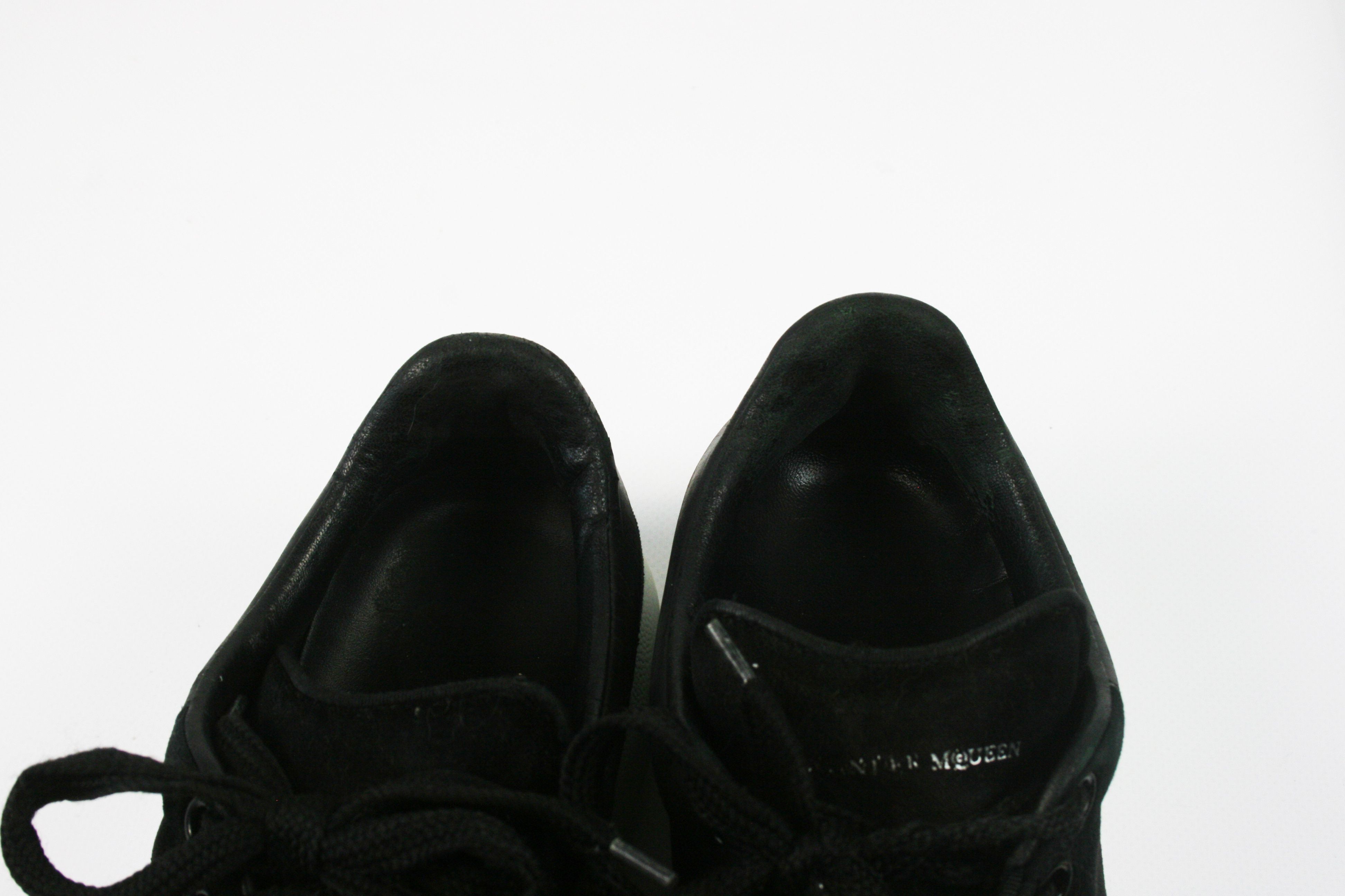Alexander McQueen Velour Oversize Sneakers Size US 6 / IT 36 - 9 Thumbnail