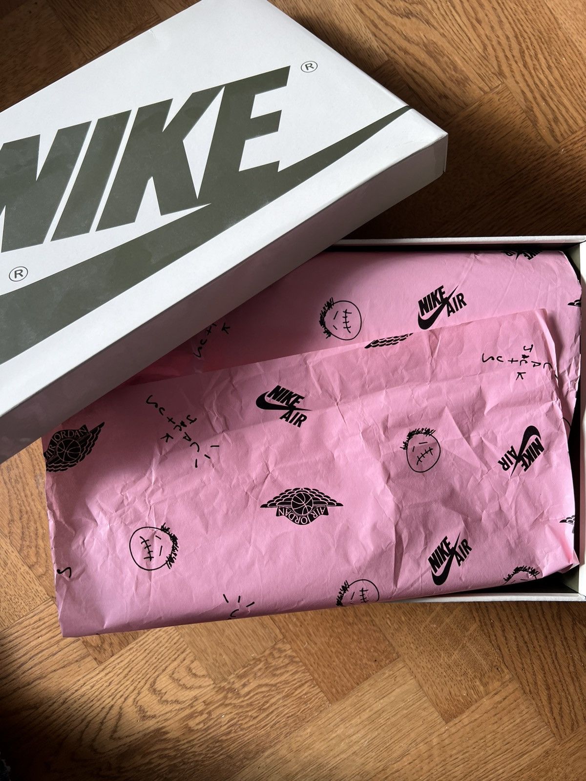 Jordan Brand × Travis Scott Jordan 1 Retro Low OG SP Travis Scott Olive Size US 11.5 / EU 44-45 - 21 Thumbnail
