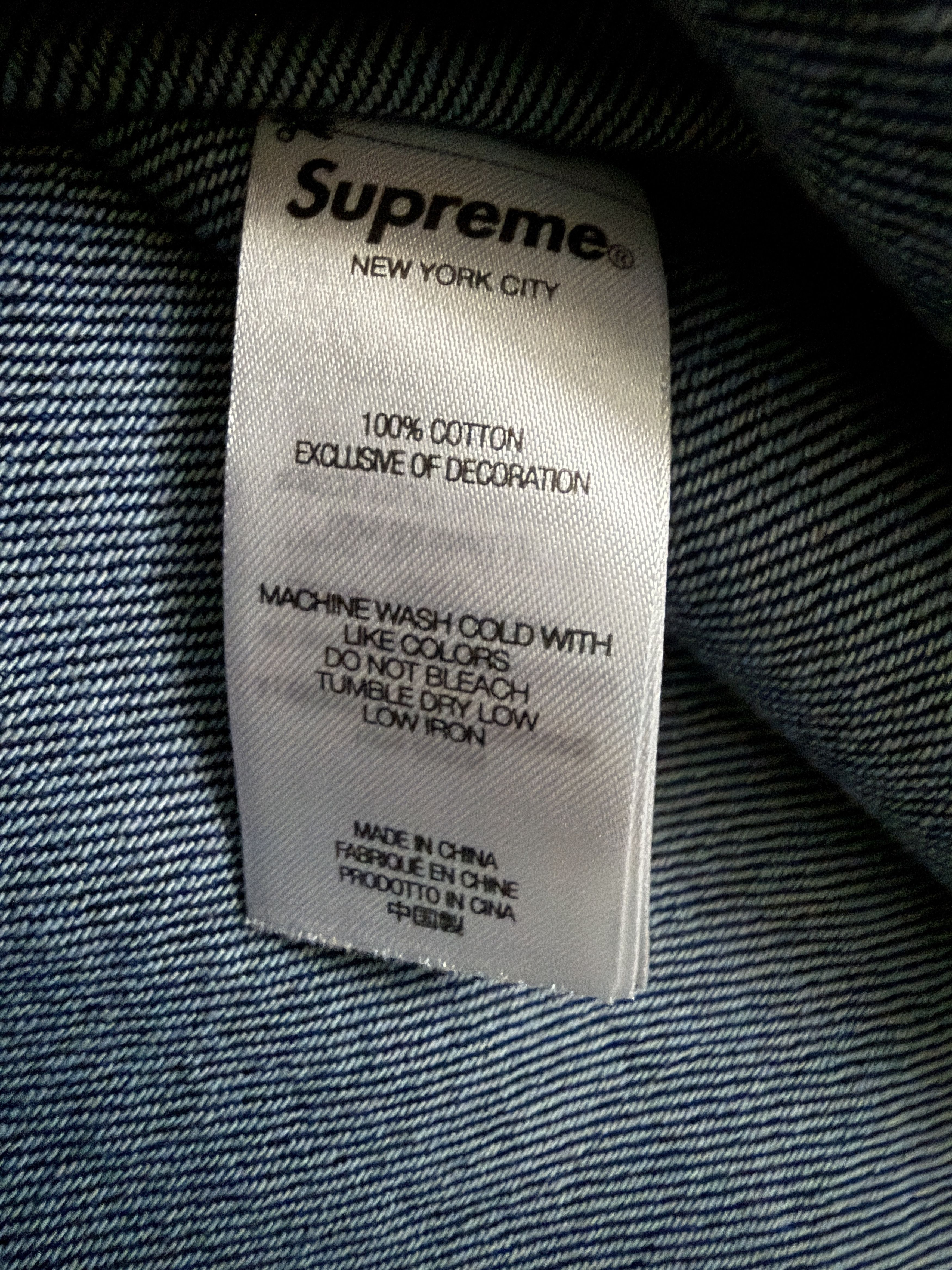 Supreme Small Box Denim Shirt FW 25 Size US L / EU 52-54 / 3 - 8 Thumbnail