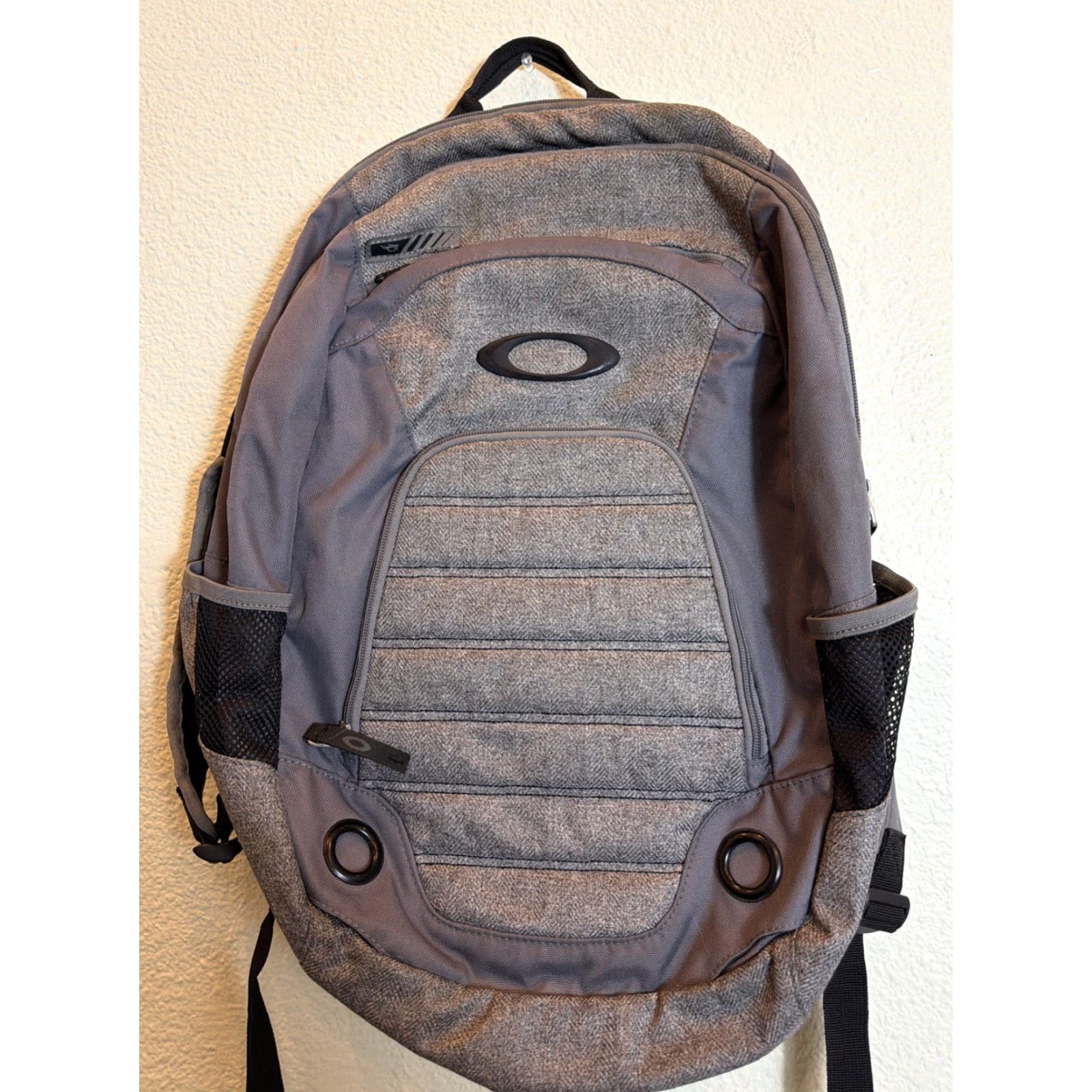 Oakley Oakley Backpack 5 Speed Pack Gray Travel Commute School Work Men 19x12.5x7 Polyester Backpack Size ONE SIZE - 2 Thumbnail