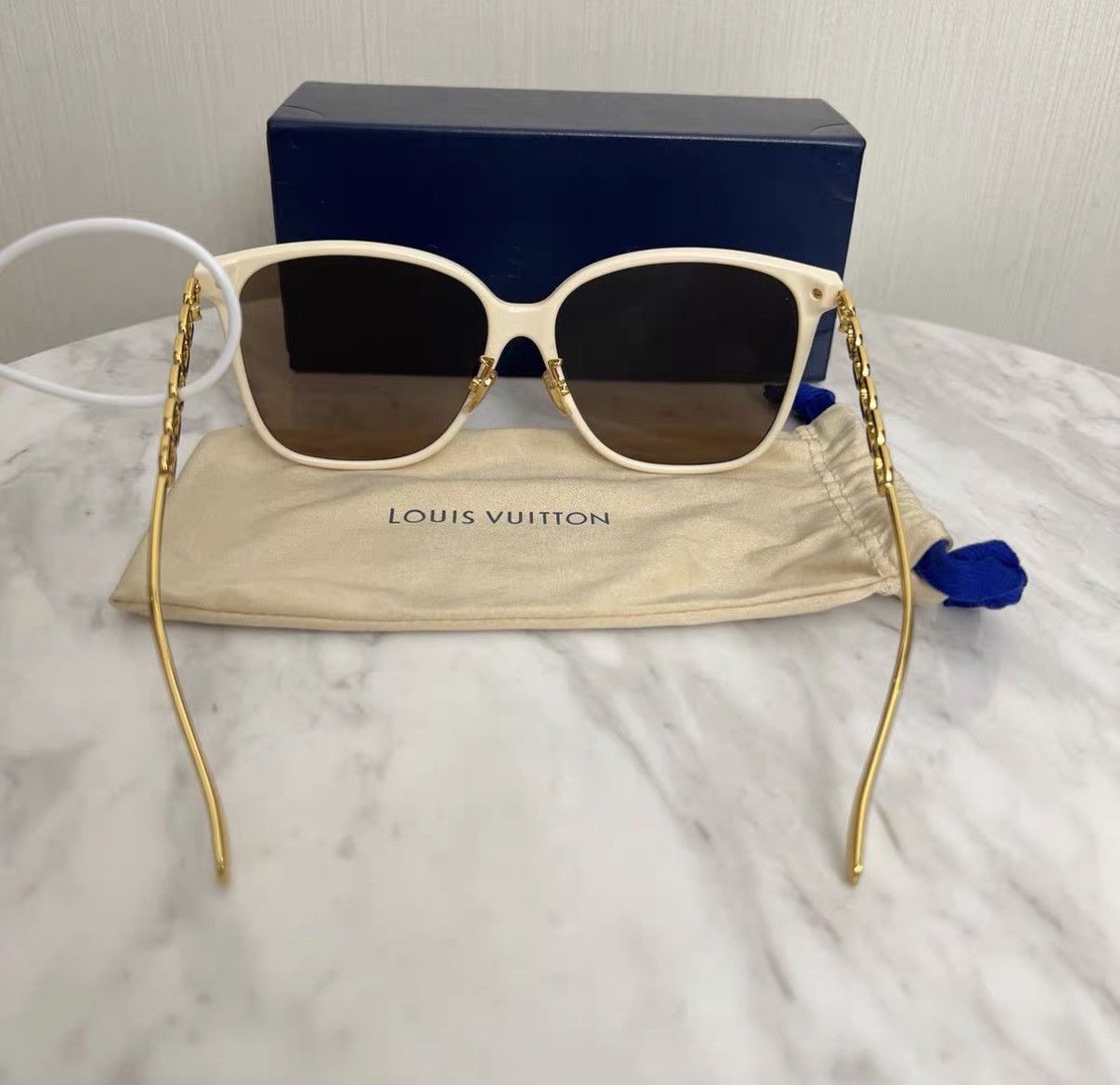 Louis Vuitton Louis Vuitton Hollow Pattern Sunglasses J42 Size ONE SIZE - 5 Thumbnail