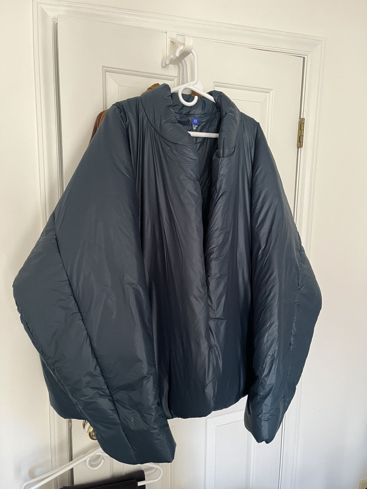 Balenciaga × Gap × Yeezy Yeezy Gap Round Jacket Dark Blue Size XL (Japan Exclusive) Size US XL / EU 56 / 4 - 2 Thumbnail