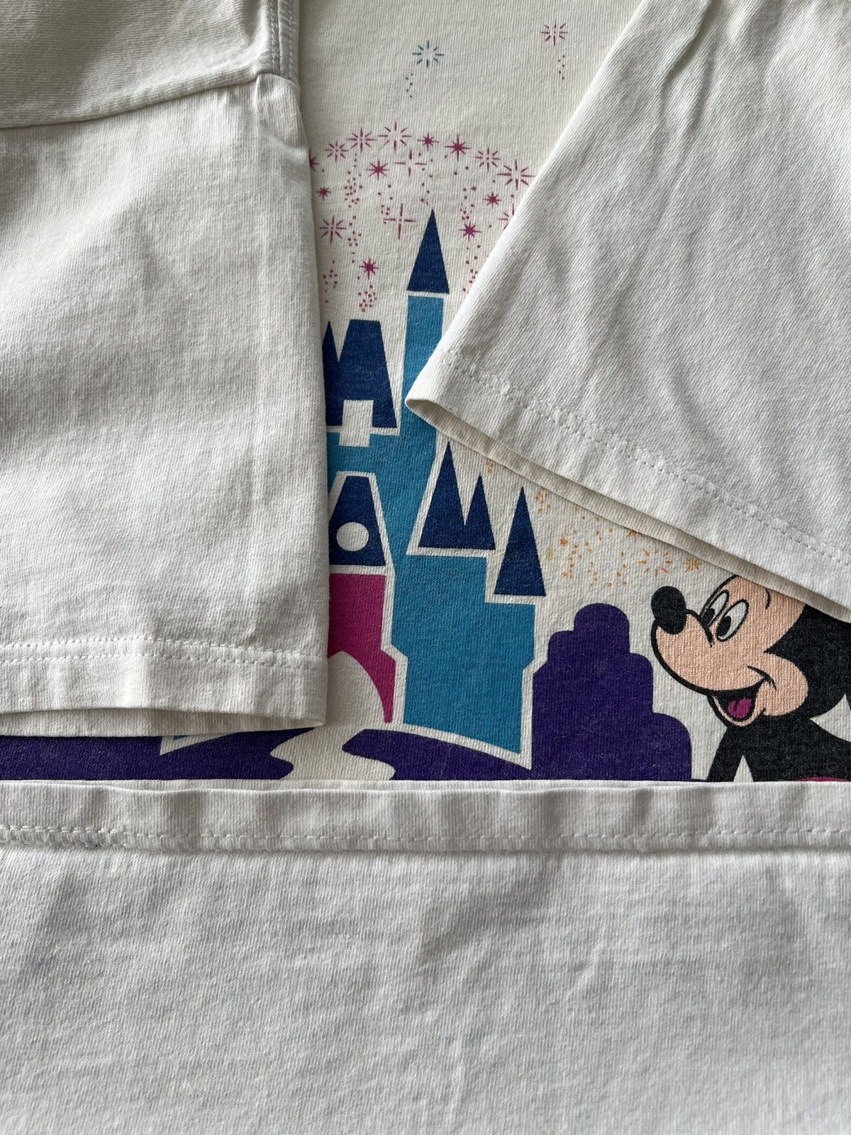 Disney Vintage 90s Mickey Mouse Walt Disney World Castle T-shirt Size US L / EU 52-54 / 3 - 6 Thumbnail