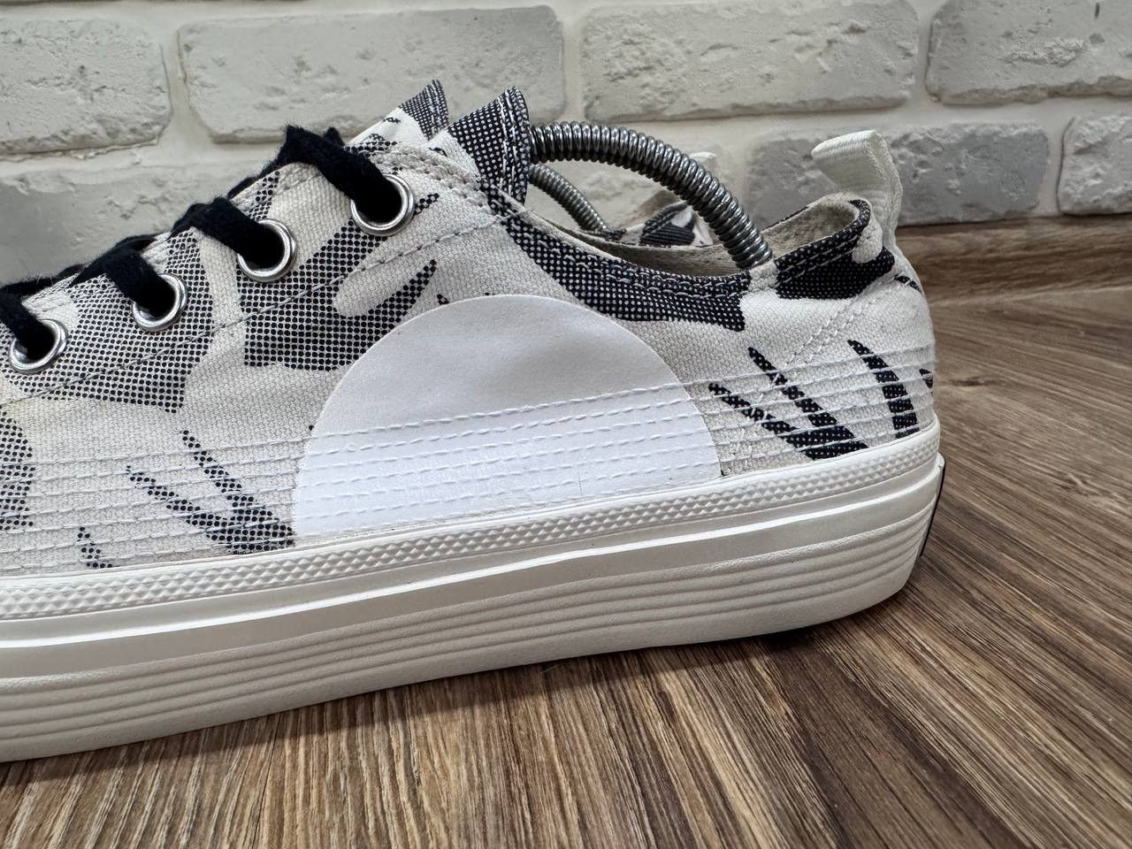 McQ Alexander McQueen McQ Alexander McQueen Men Swallow Plimsoll Sneakers Shoes Size US 10 / EU 43 - 2 Thumbnail