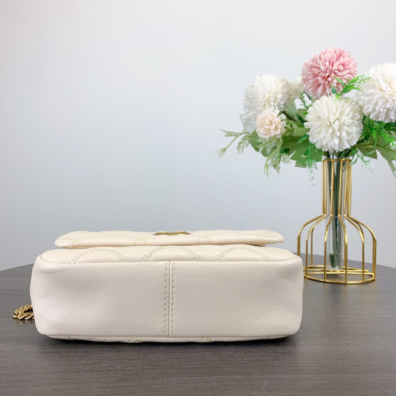 Tory Burch Tory Burch 153399 Willa Mini Top Handle Bag IN BRIE Size ONE SIZE - 6 Thumbnail