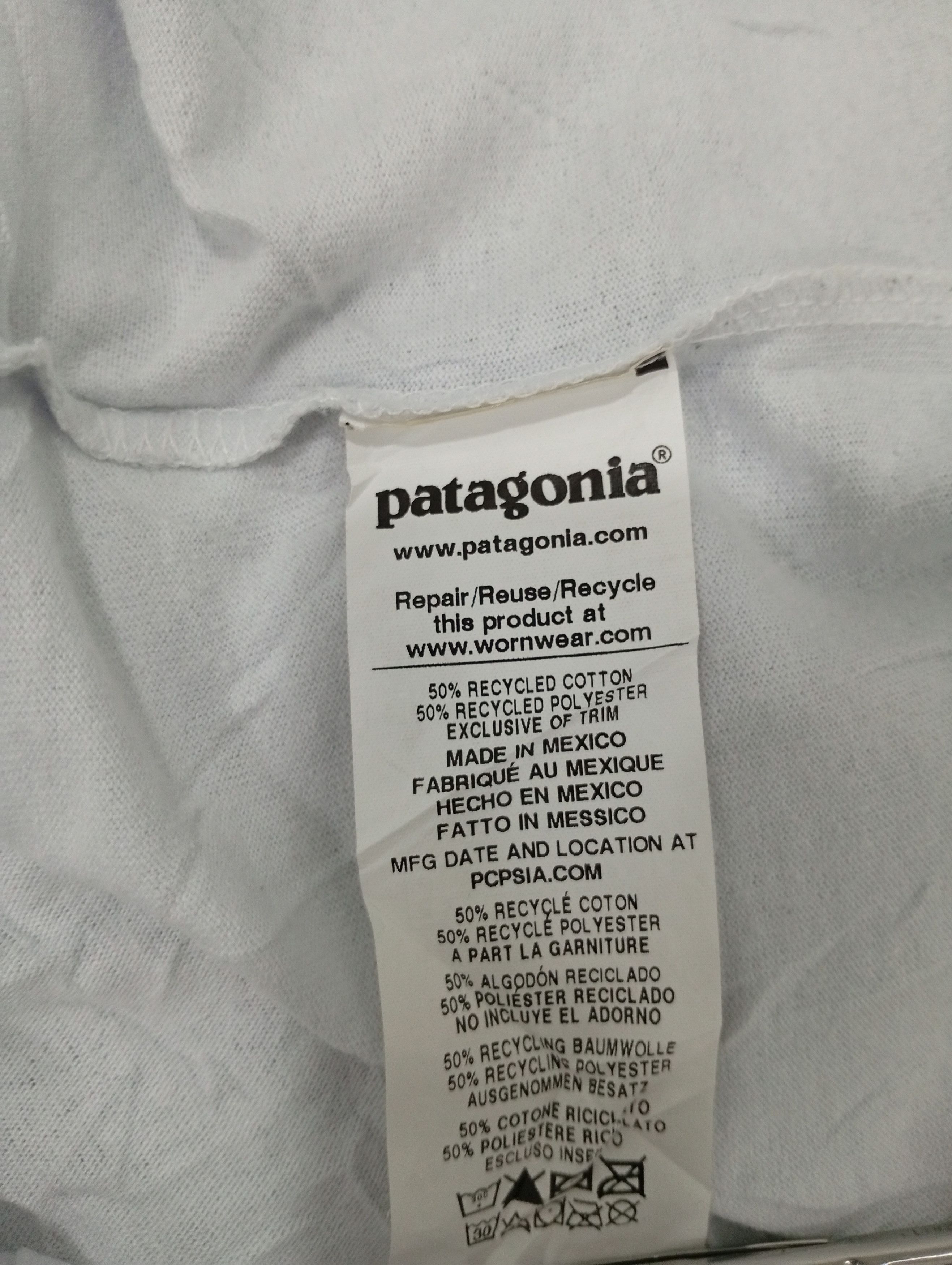 Patagonia 🔥🔥Patagonia Spellout Logo Pocket T-Shirt Size US M / EU 48-50 / 2 - 22 Thumbnail