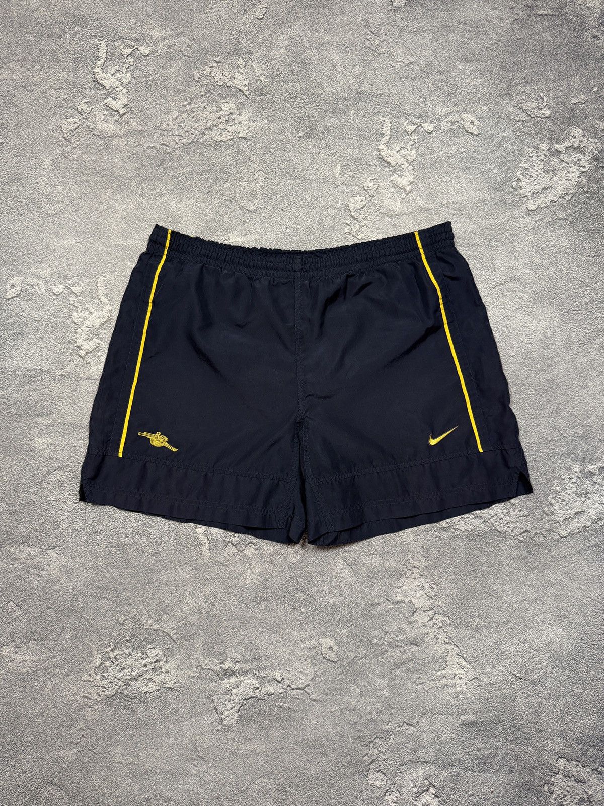 Nike × Vintage Rare Vintage Shorts Nike Arsenal 90s Size US 36 / EU 52 - 1 Thumbnail