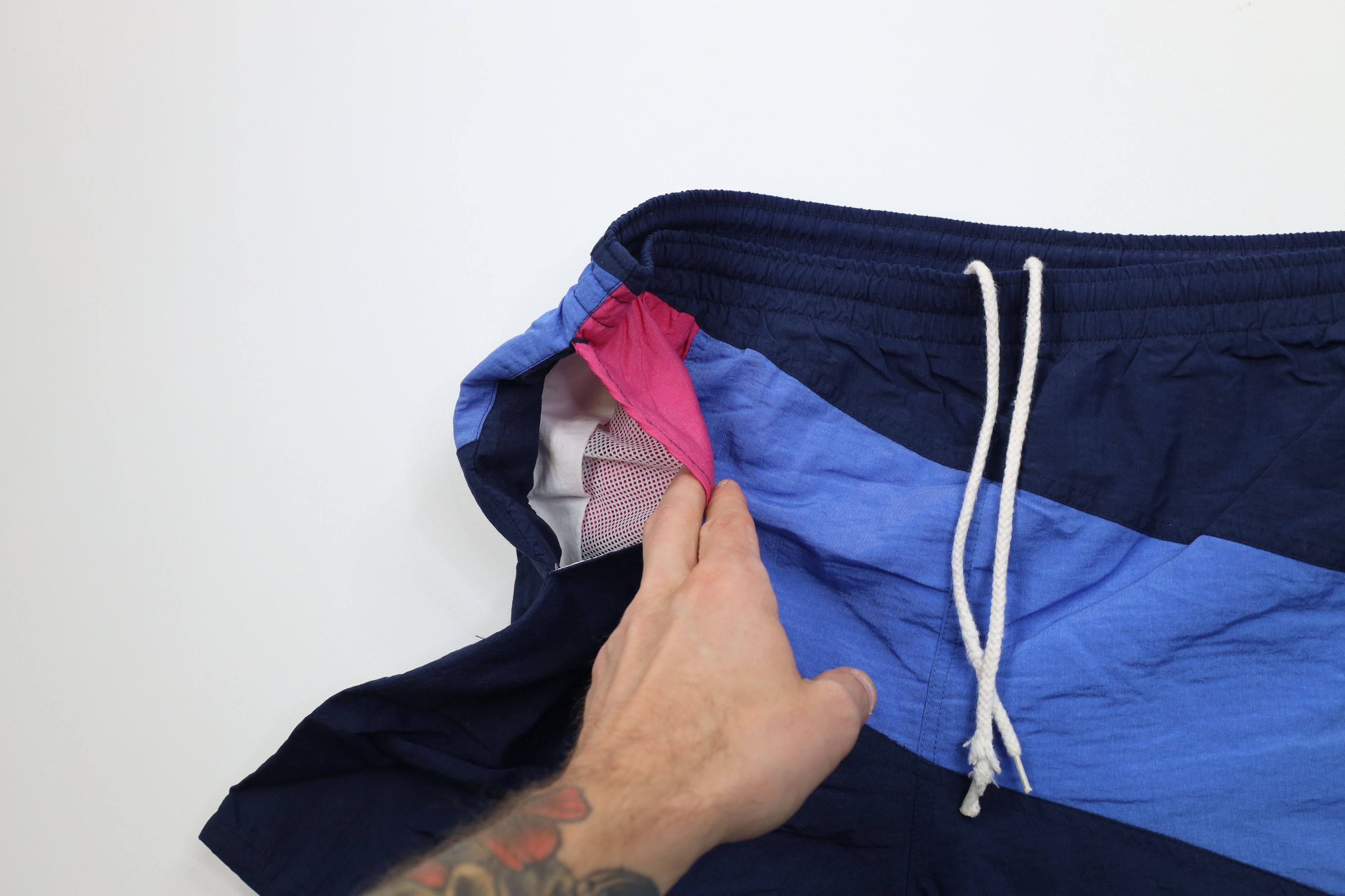 Vintage Vintage 90s Streetwear Block Lined Shorts Swim Trunks Nylon Size US 36 / EU 52 - 6 Thumbnail