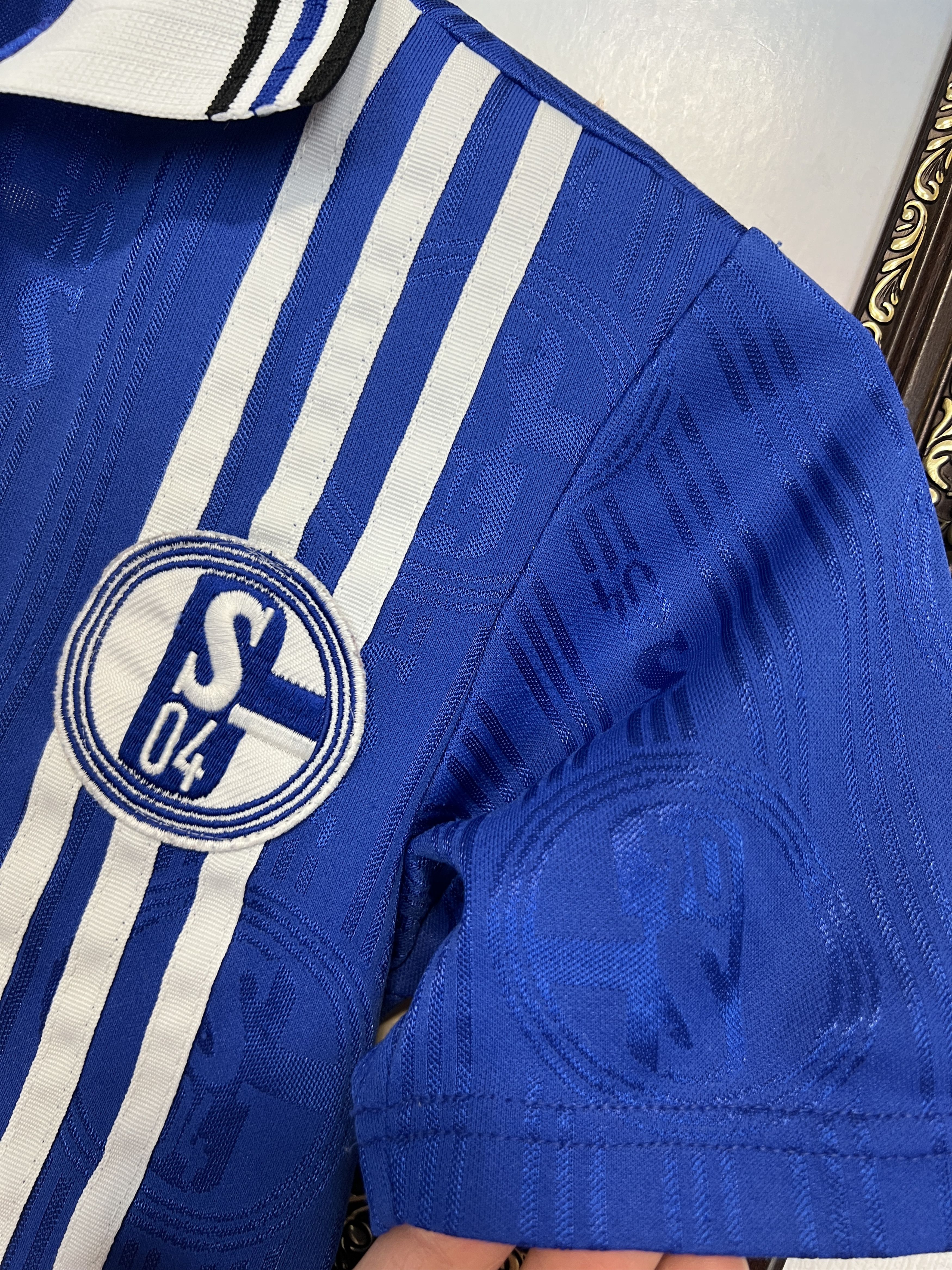 Adidas FC Schalke 04 football shirt 1996 Soccer Jersey Size Boys Size US XXS / EU 40 - 4 Thumbnail