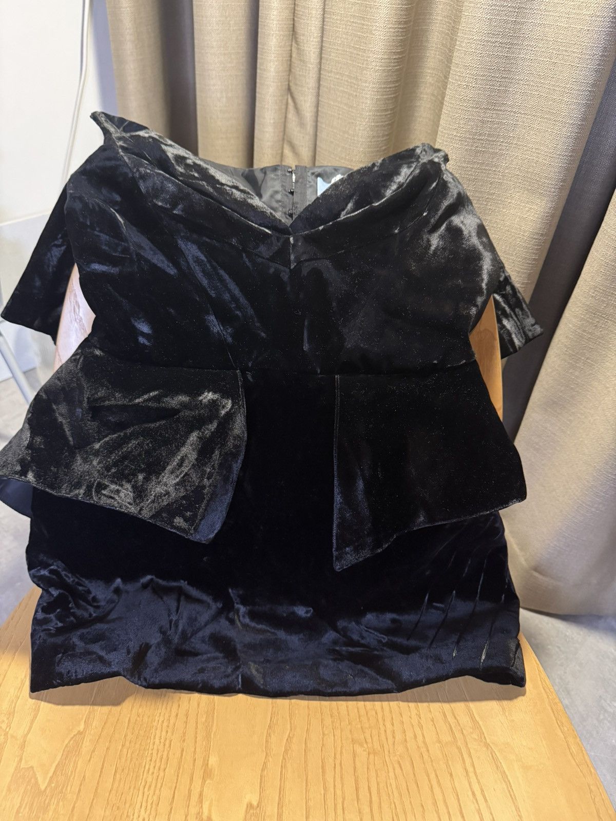 H&M × Mugler Rare Mugler X H&M Velvet Peplum Dress Black UK14/US10/EUR 42 Size M / US 6-8 / IT 42-44 - 9 Thumbnail