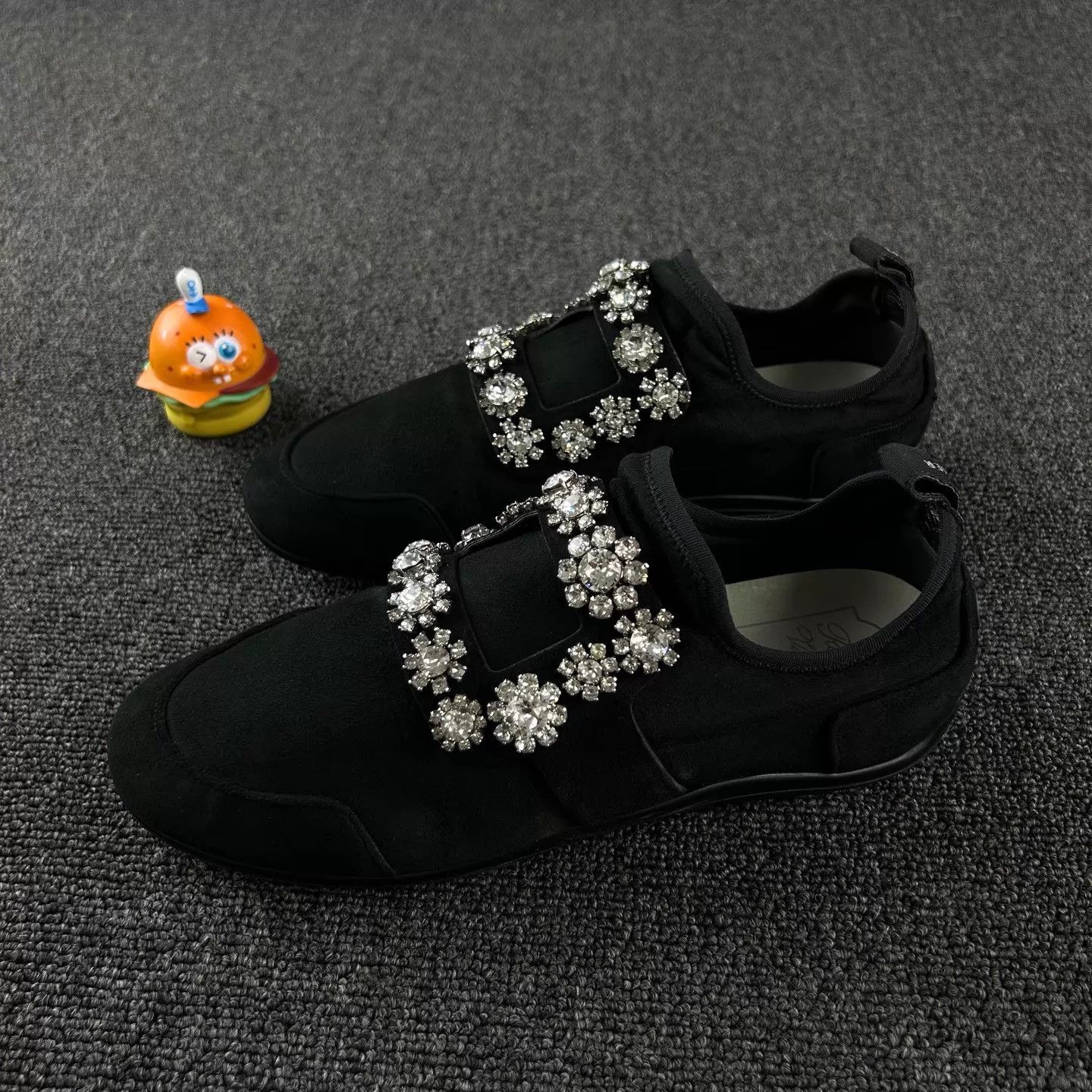 Roger Vivier Roger Vivier crystal buckle casual sneakers 37.5 Size US 7 / IT 37 - 1 Thumbnail