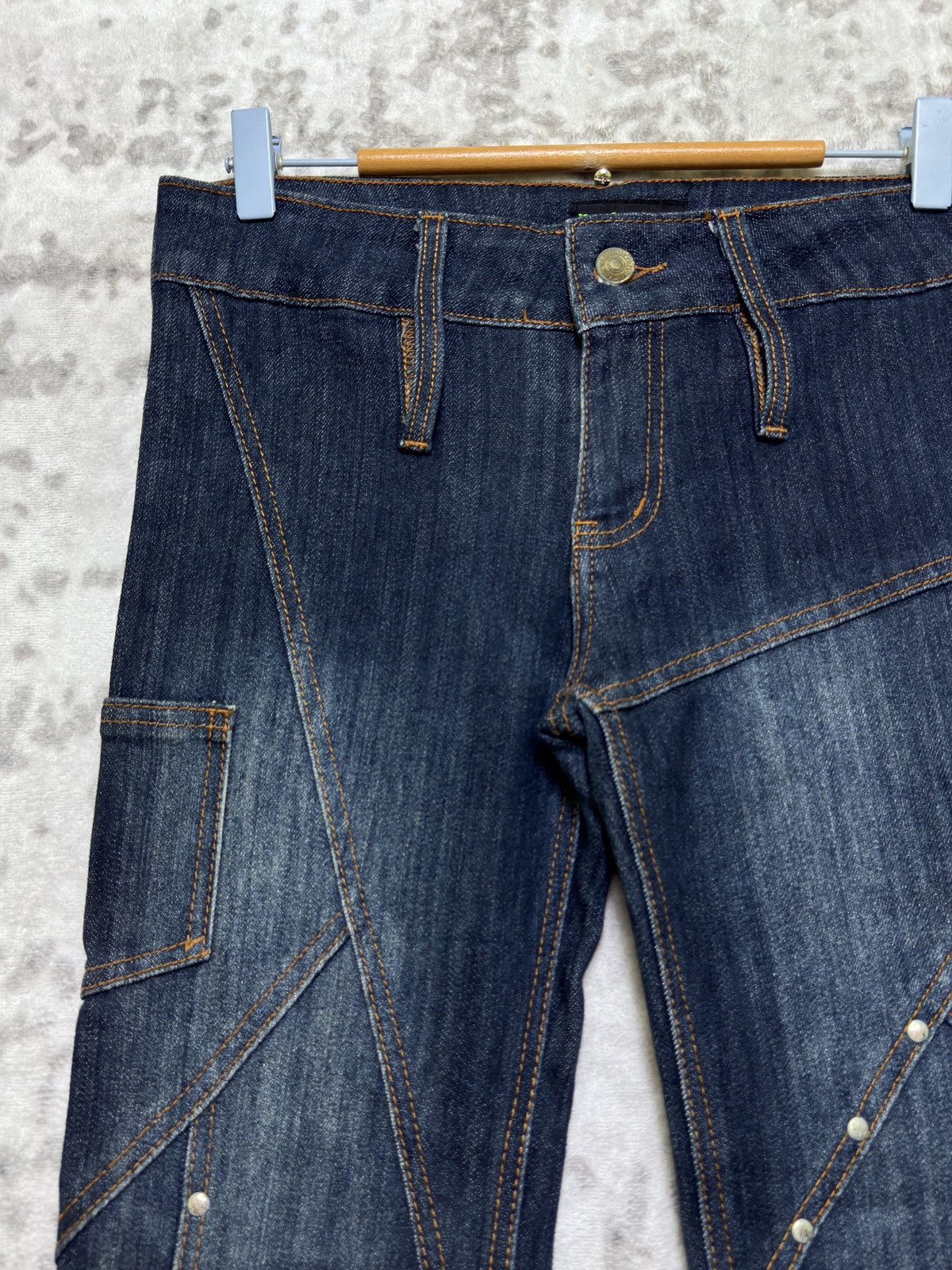 Japanese Brand Wink Wink Y2K Reconstructed Flared Denim Studded Low Rise Size 28" / US 6 / IT 42 - 4 Thumbnail