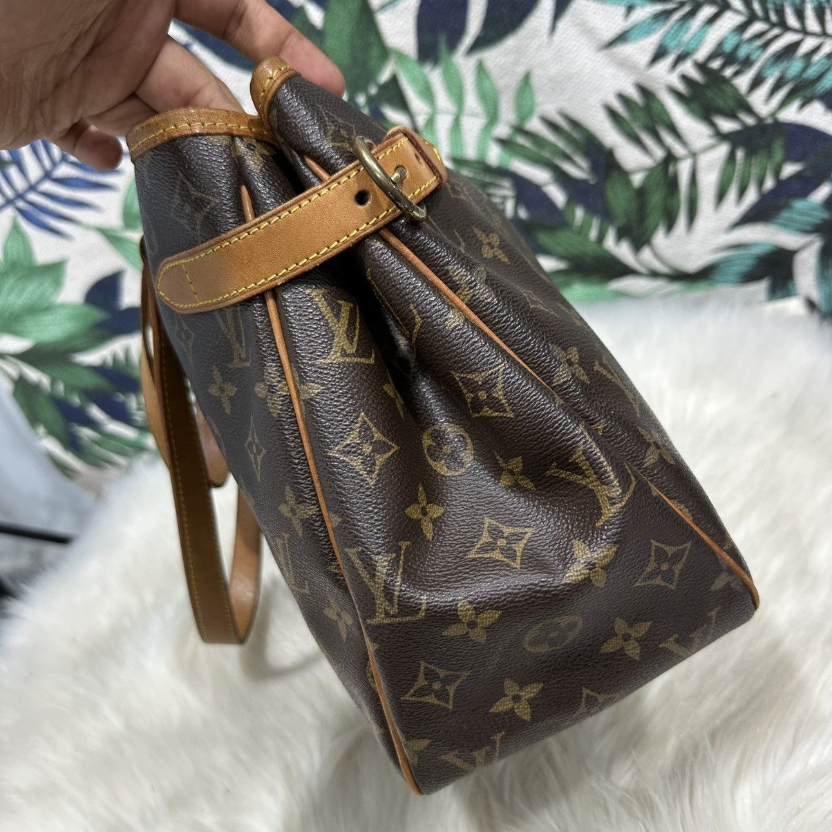 Louis Vuitton Authentic LOUIS VUITTON Monogram Batignolles Horizontel Bag Size ONE SIZE - 4 Thumbnail