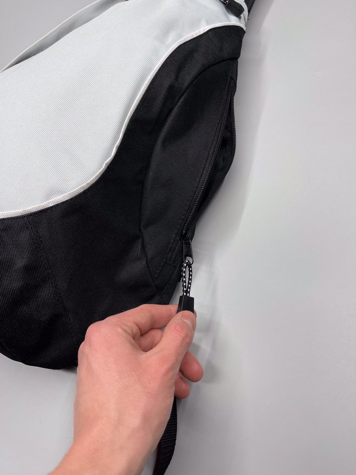 Japanese Brand × Vintage Vintage Y2k Crossbody Messenger Sling Bag 90’s GorPro Size ONE SIZE - 5 Thumbnail