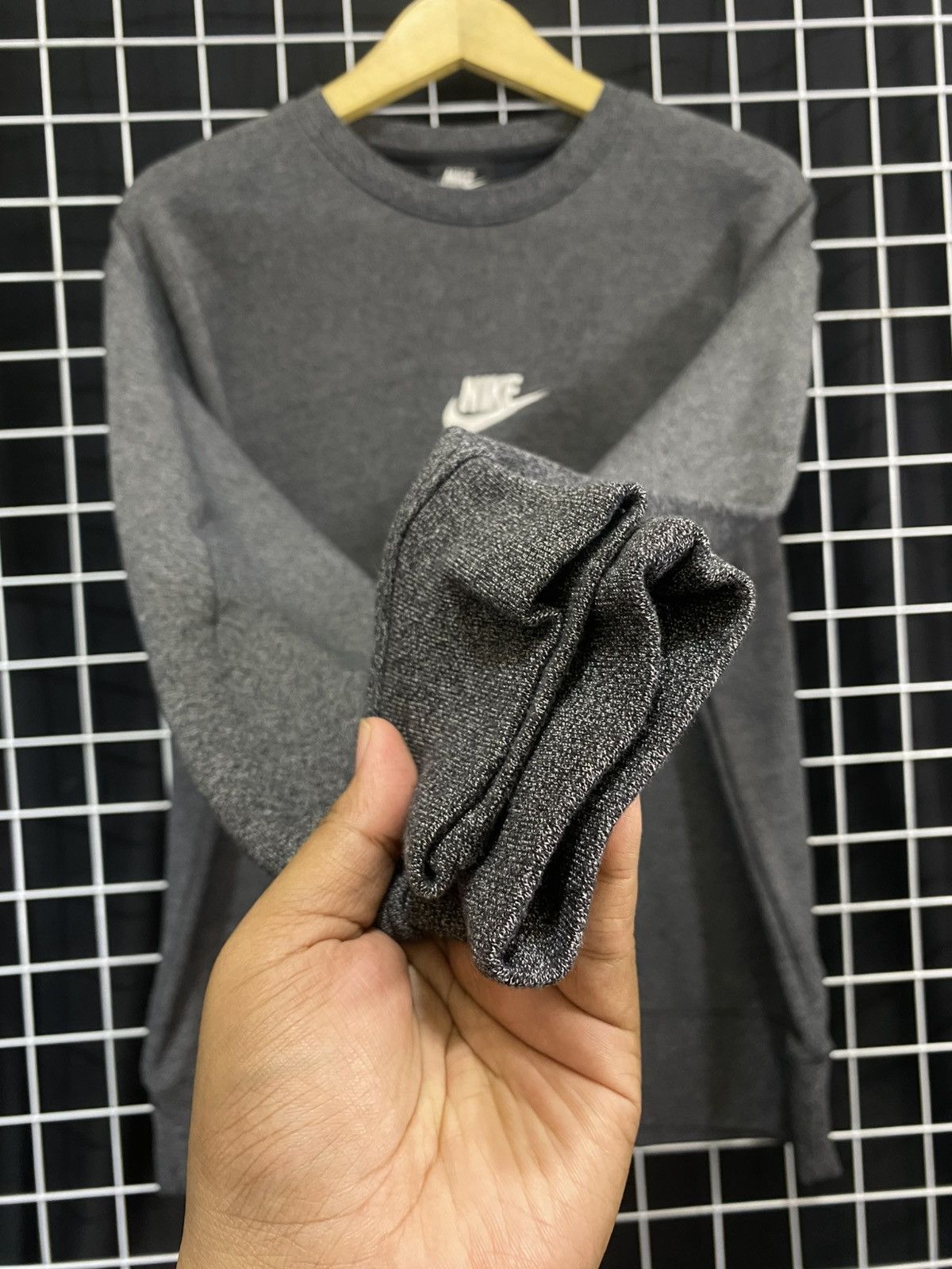 Nike NIKE CENTER LOGO CREWNECK Size US L / EU 52-54 / 3 - 3 Thumbnail