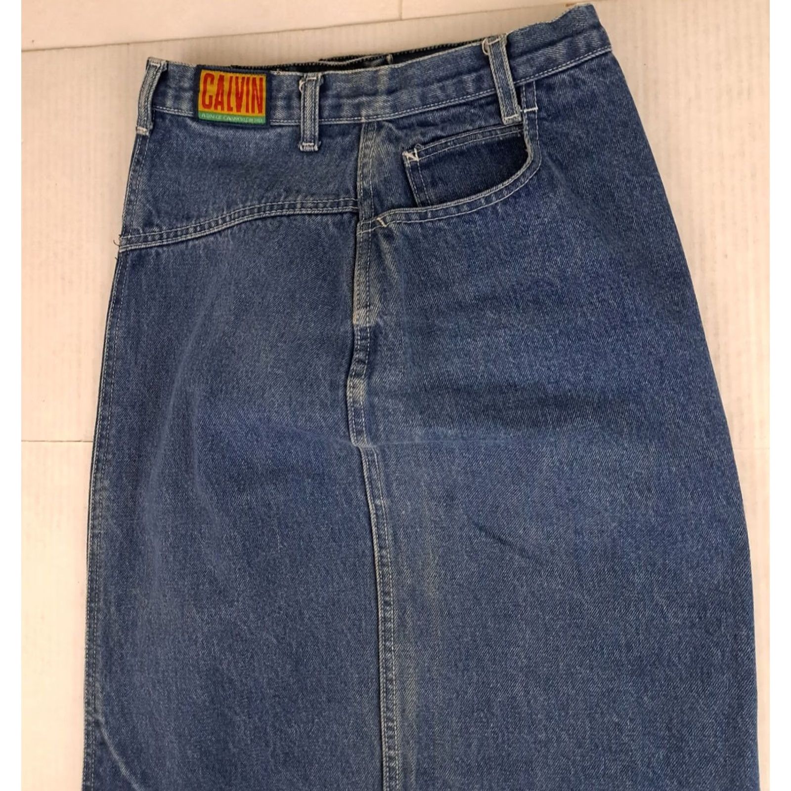 Calvin Klein VINTAGE Calvin Klein Women Skirt Denim Blue 32" Split Back Knee Length 90s Flare Pockets 26" Waist 7/8 XS/Regular Women Size 28" / US 6 / IT 42 - 3 Thumbnail