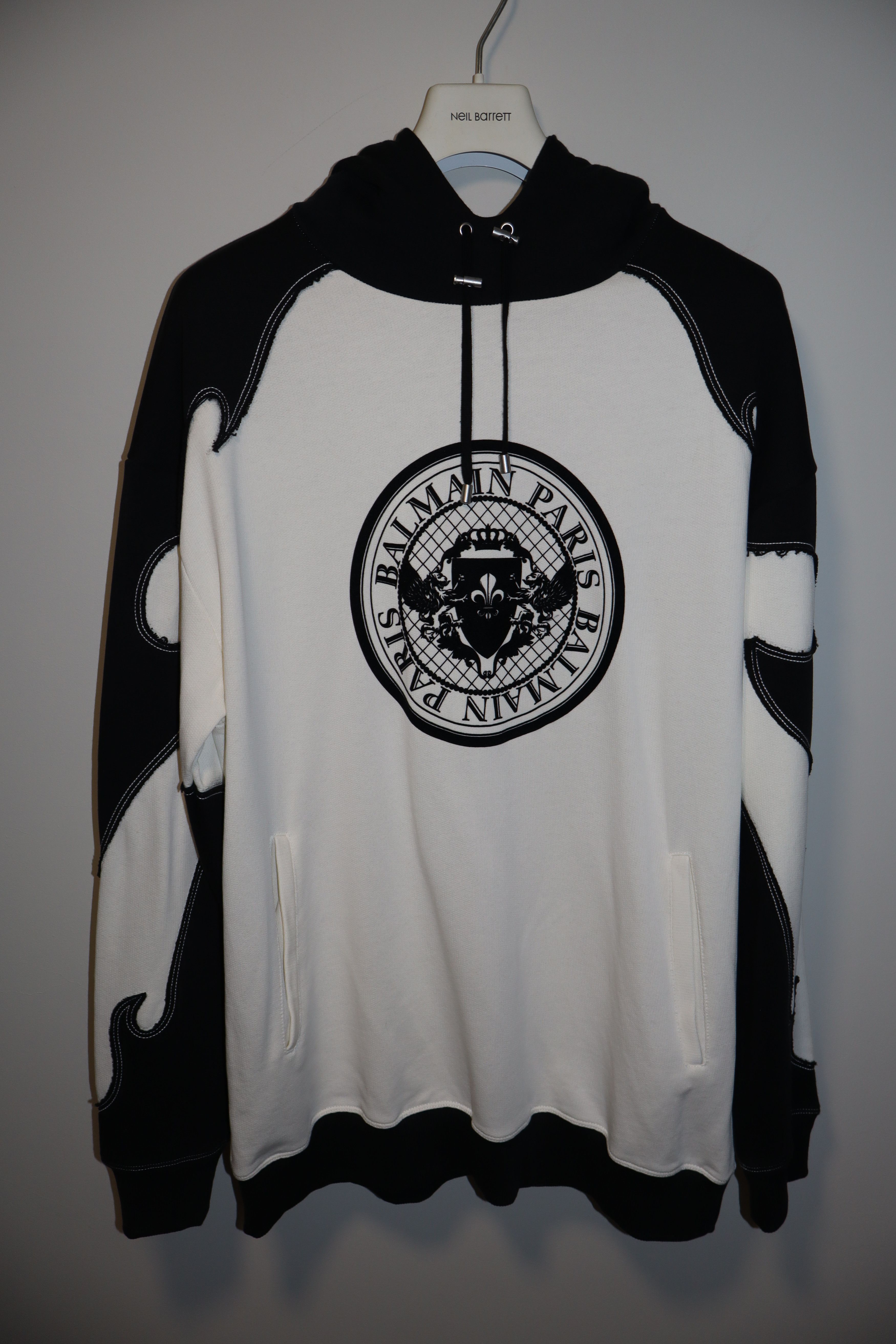 Balmain Baroque logo print hoodie Size US XXL / EU 58 / 5 - 1 Thumbnail