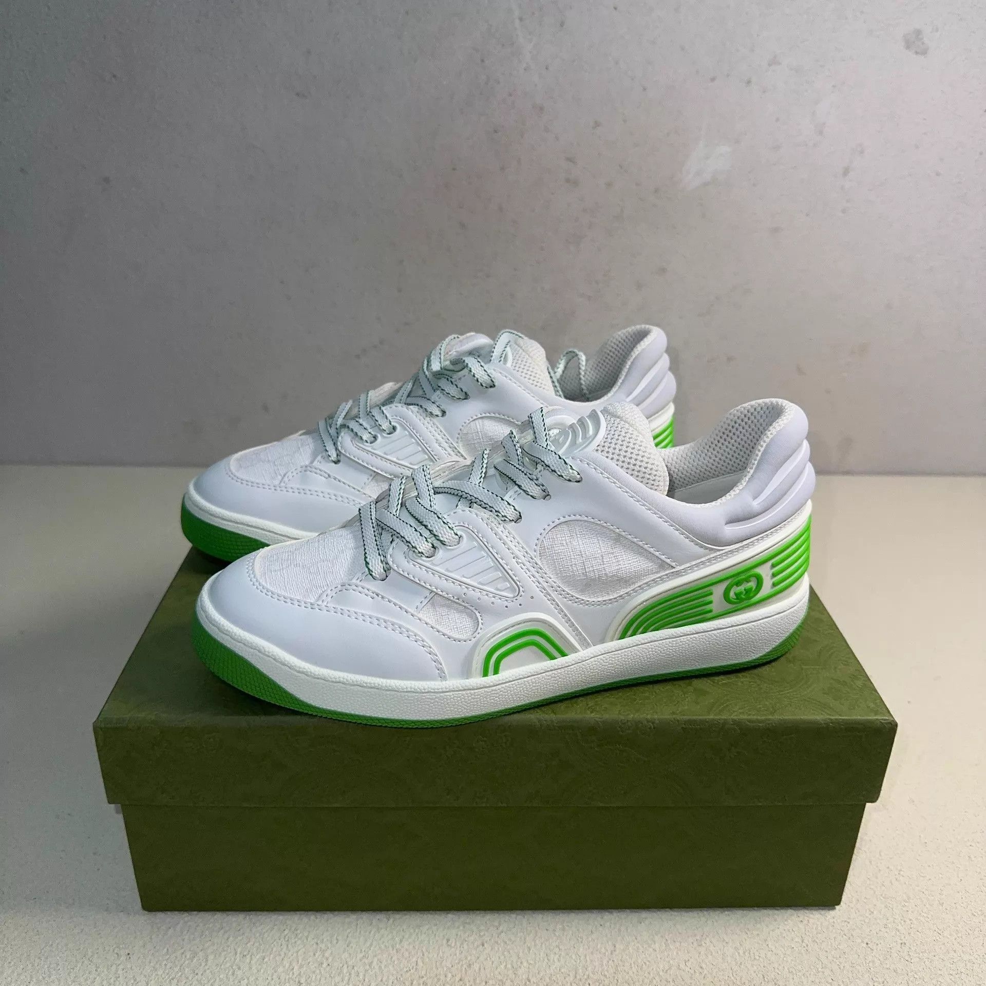 Gucci GUCCI GG Canvas Basketball Sneaker White/Green 36.5 Size US 6 / IT 36 - 1 Thumbnail