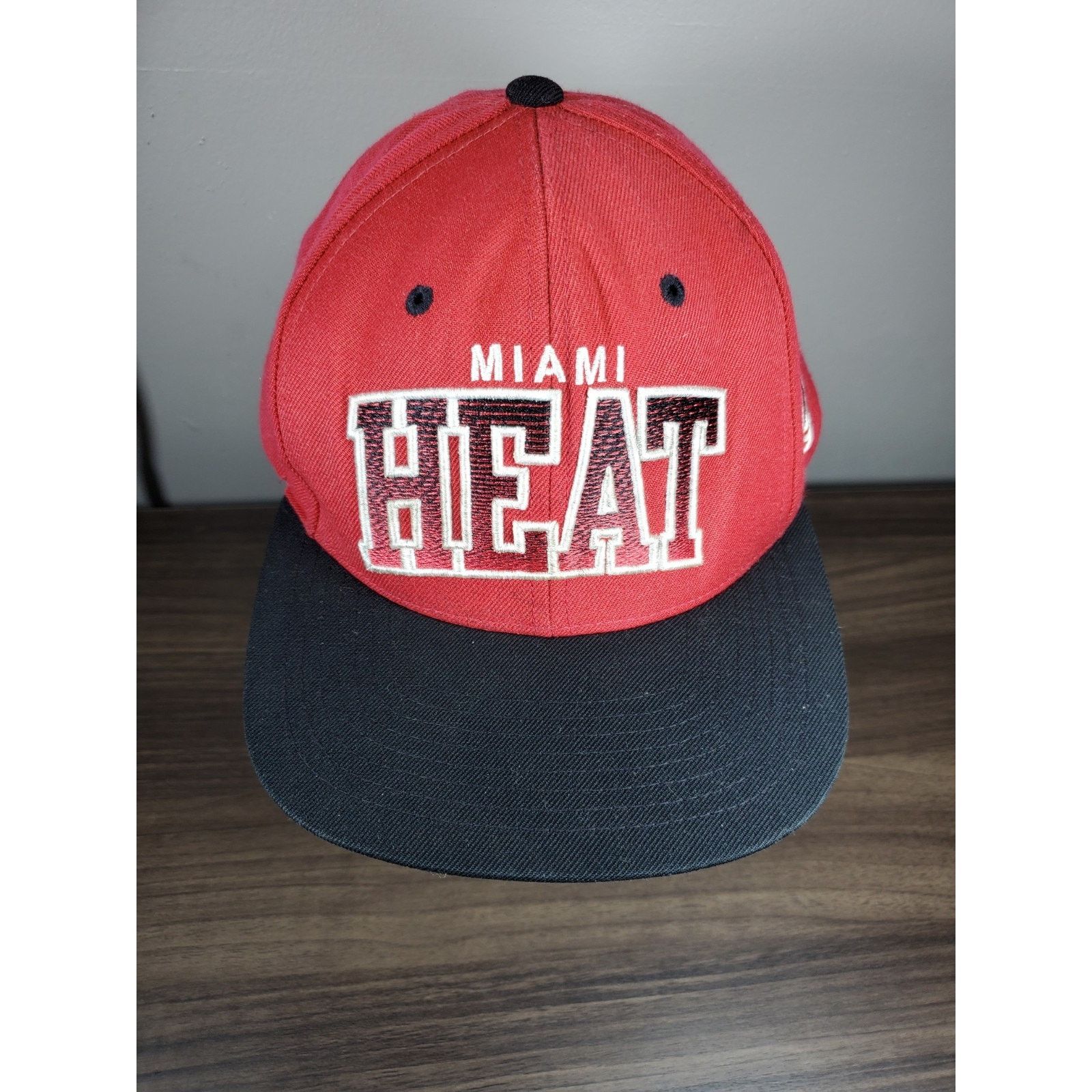 Mitchell & Ness × NBA NBA Hardwood Classic Miami Heat Baseball Cap Snapback Hat Size ONE SIZE - 3 Thumbnail