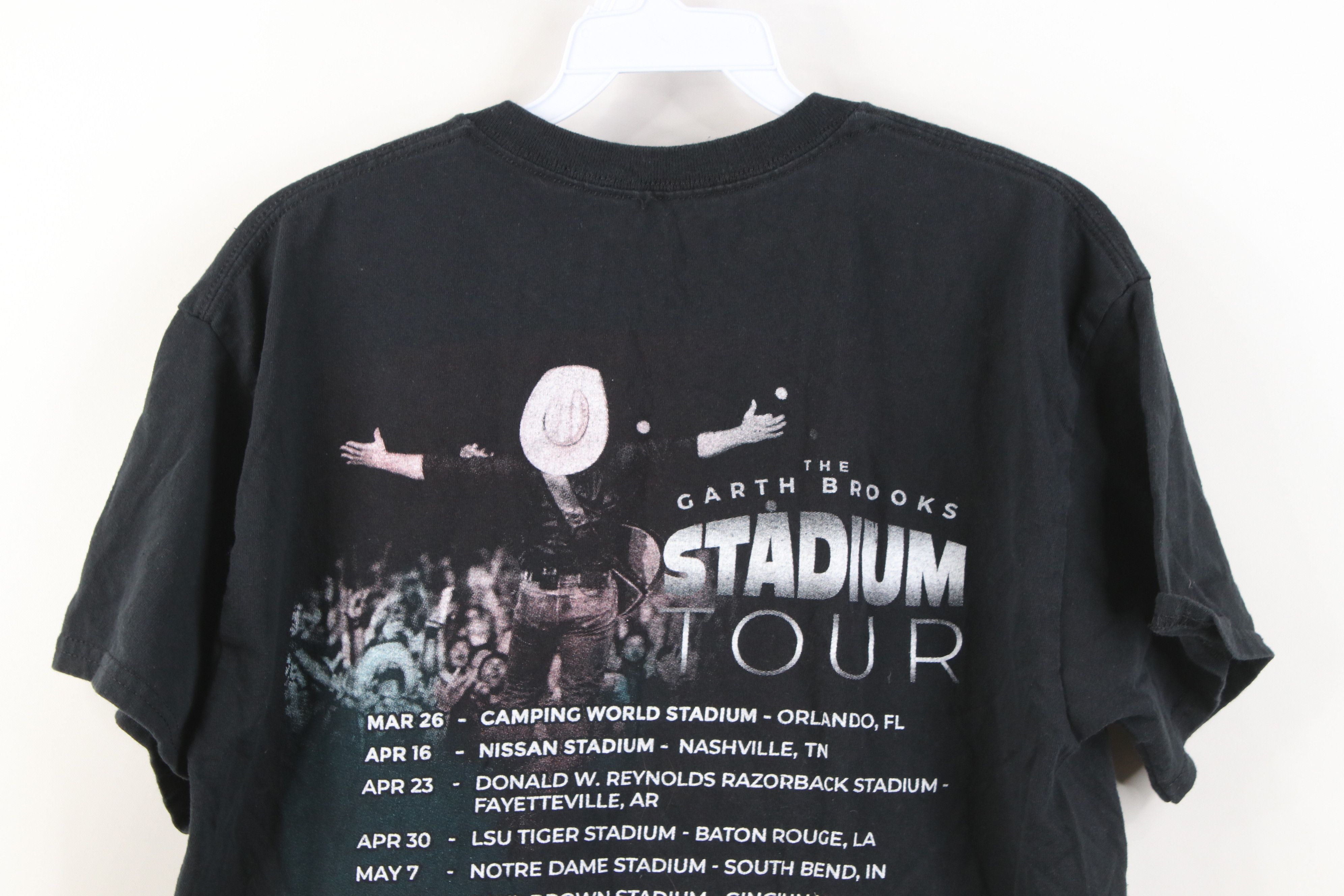Vintage Y2K Garth Brooks Stadium Tour Band Concert T-Shirt Size US S / EU 44-46 / 1 - 11 Thumbnail