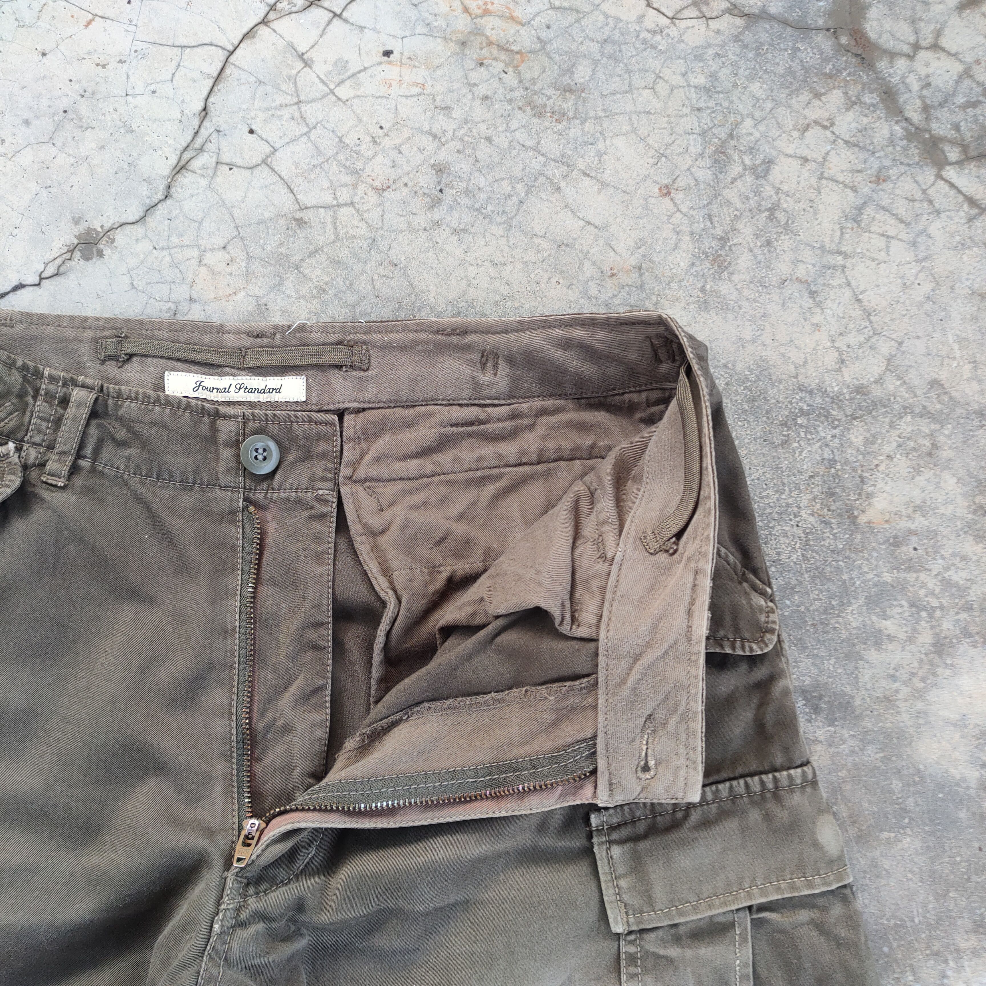 Journal Standard VINTAGE JOURNAL FADED BROWN CARGO PANTS Size US 32 / EU 48 - 7 Thumbnail