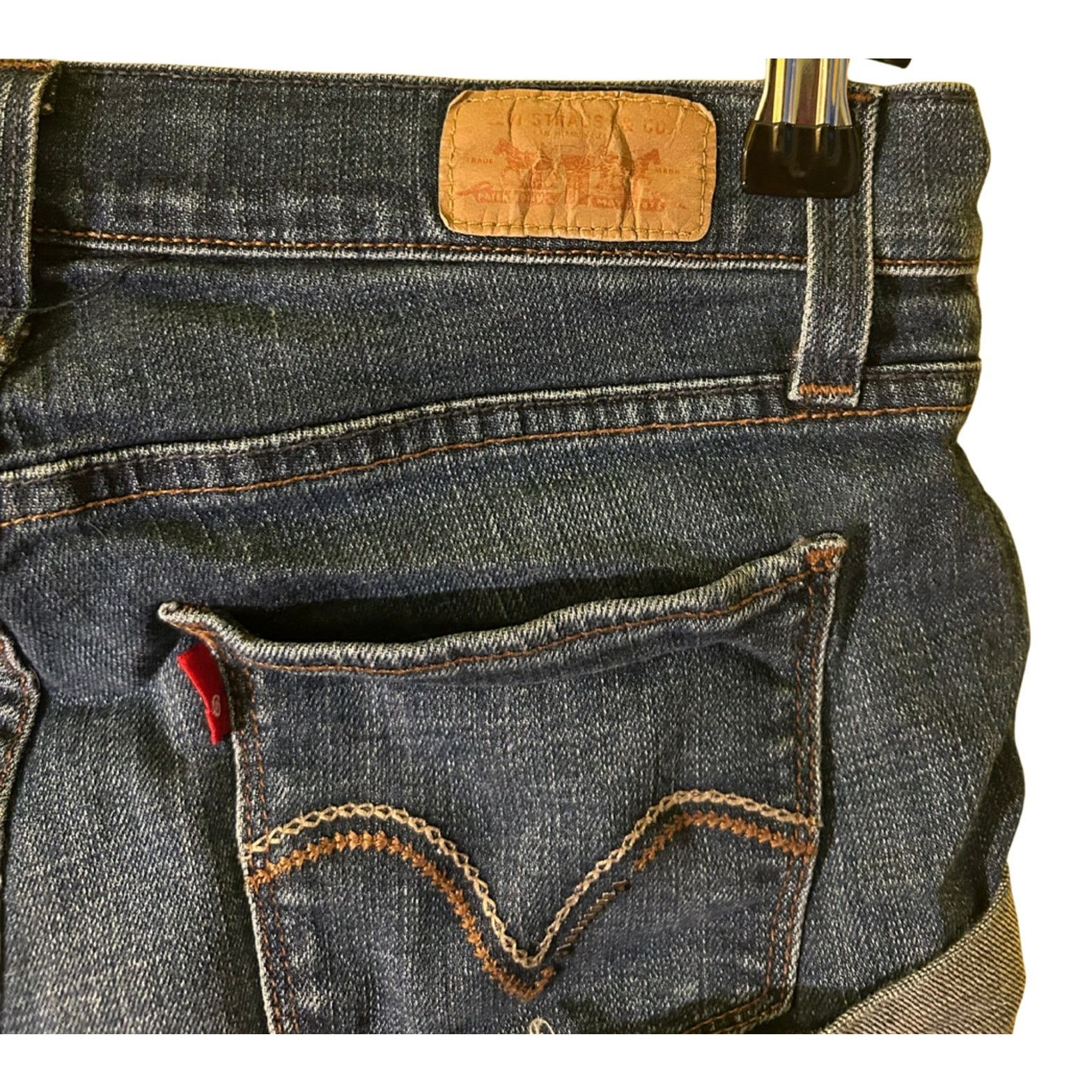 Levi's Levi's 529 Curvy Cut Off Denim Shorts Women's 4 Dark Wash Size 27" / US 4 / IT 40 - 6 Thumbnail