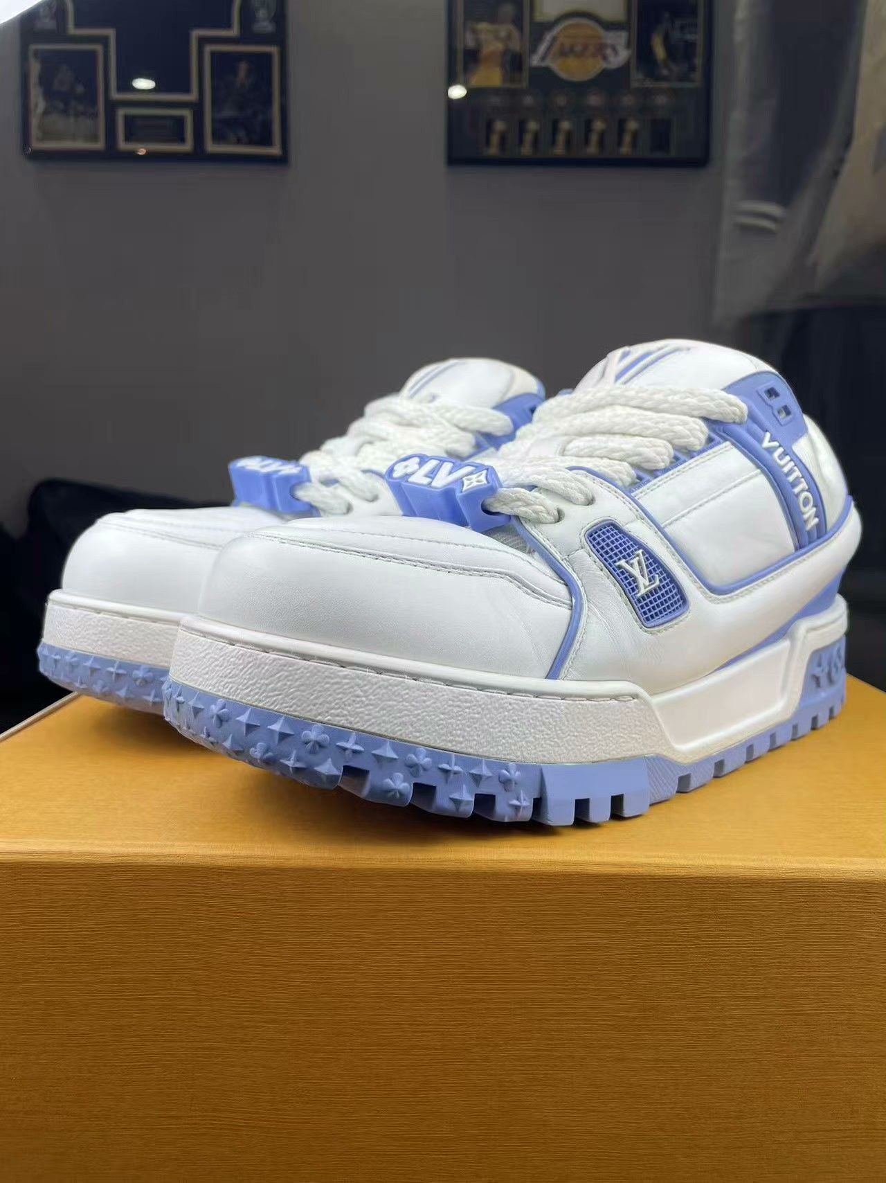 Louis Vuitton Louis Vuitton Training Blue Lowtop Sneakers 41 Men Size US 8.5 / EU 41-42 - 1 Thumbnail