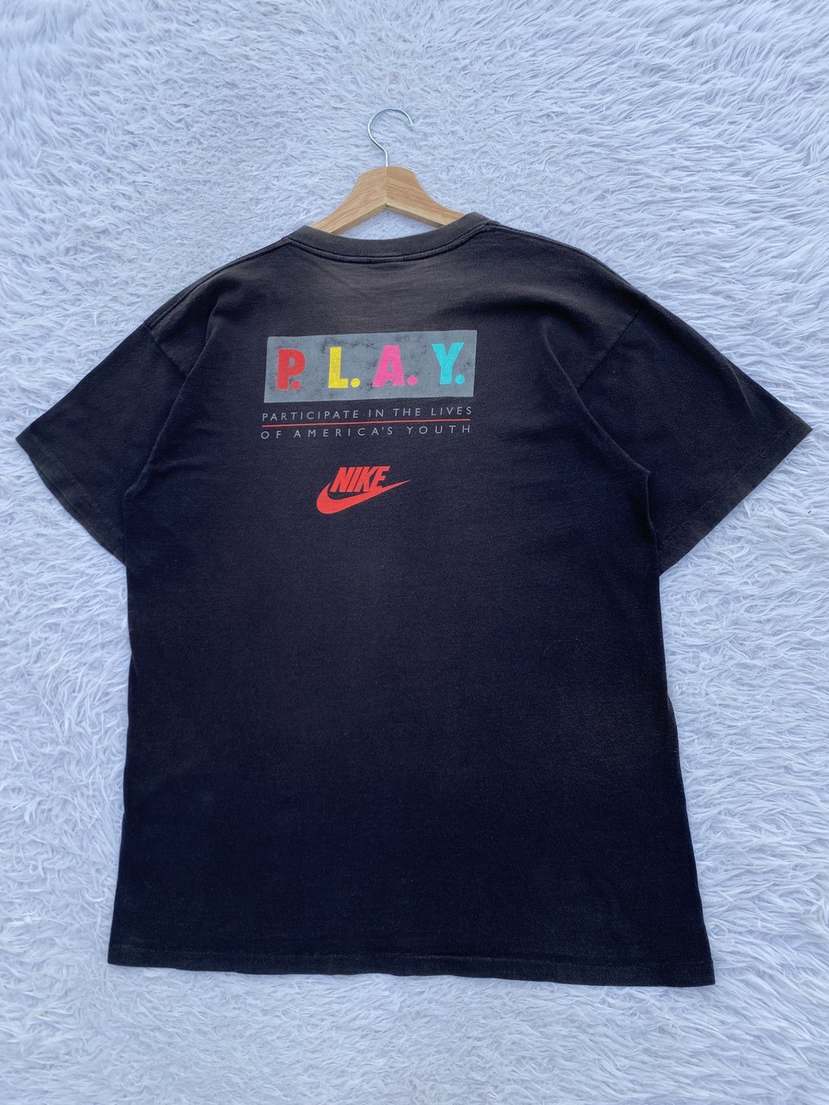 Nike Rare Vintage 90s NIKE Swoosh Logo Tshirt Size US L / EU 52-54 / 3 - 3 Thumbnail