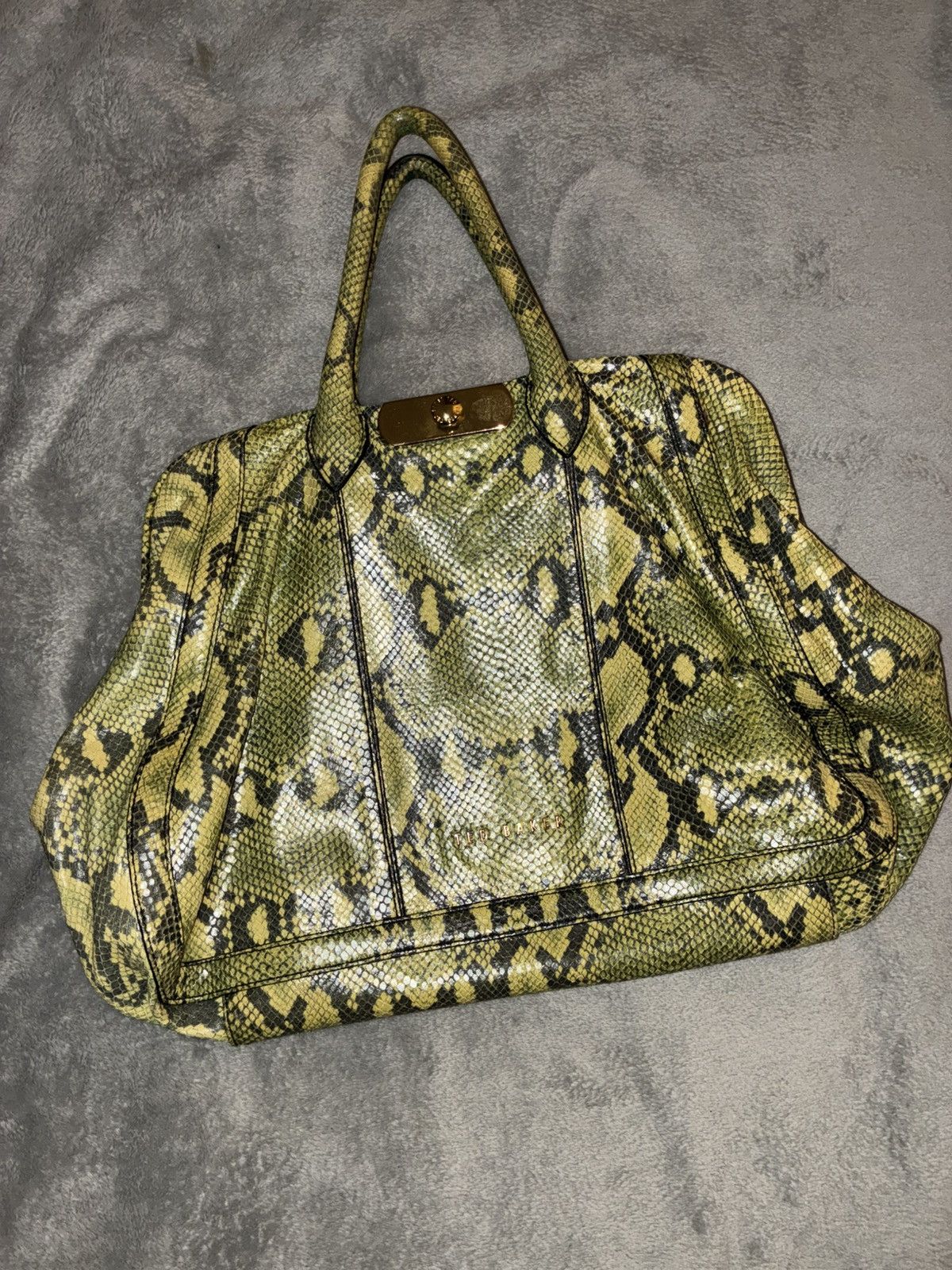 Ted Baker Green Leather Purse Size ONE SIZE - 1 Thumbnail