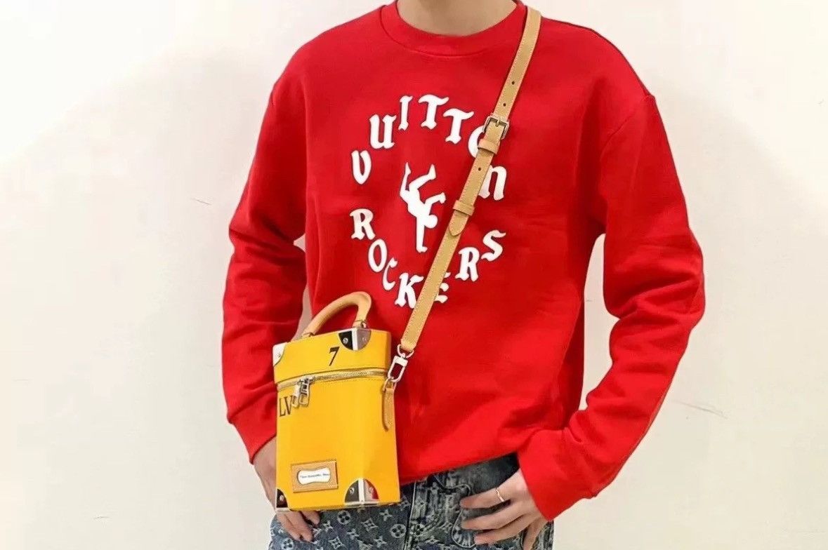 Louis Vuitton Louis Vuitton round neck red cotton long sleeved sweatshirt Size US L / EU 52-54 / 3 - 9 Thumbnail