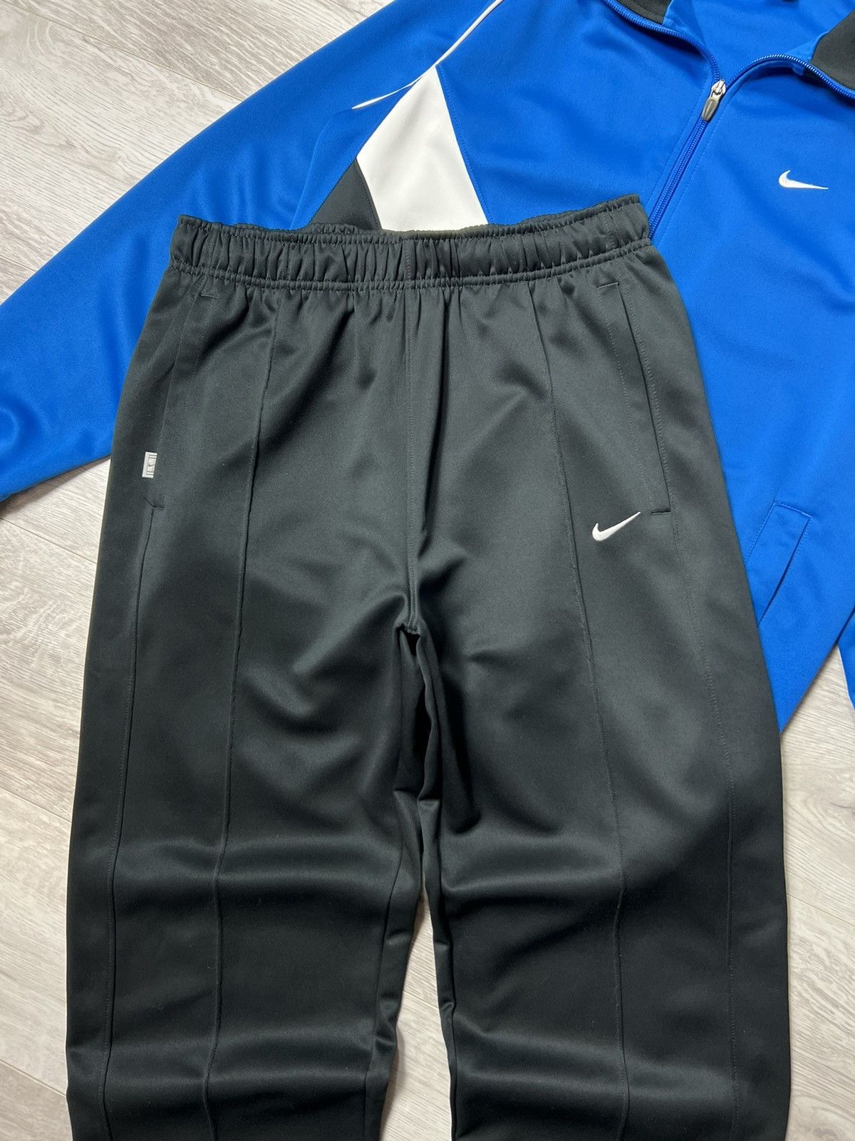 Nike Rare Vintage Nike Tennis Court Track Suit Jacket And Pants Size US M / EU 48-50 / 2 - 11 Thumbnail