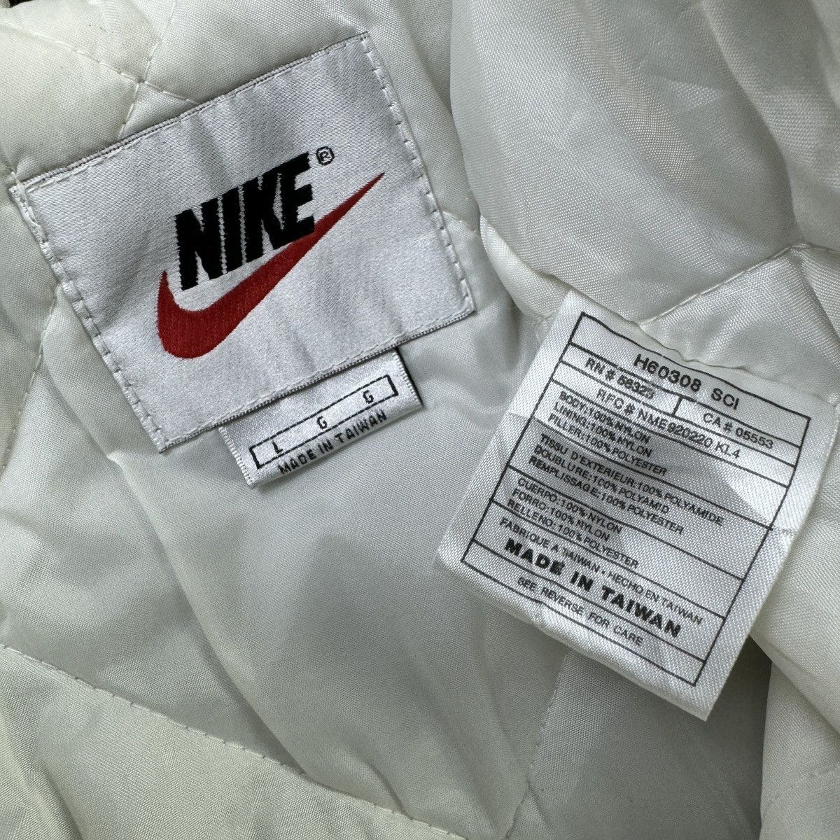 Nike Vintage 90s Nike Spell Out Quilt Lined Jacket Size US L / EU 52-54 / 3 - 10 Thumbnail