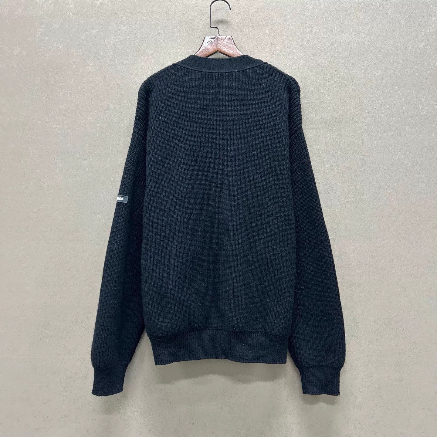 Balenciaga Balenciaga Ribbed Sleeve Logo Cardigan Sweater XS NWT Size XS / US 0-2 / IT 36-38 - 3 Thumbnail
