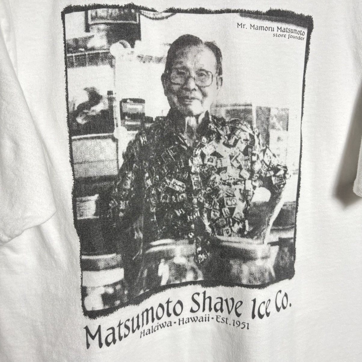 Vintage Vintage 90s Mamoru Matsumoto Shave Ice Hawaii Photo T-Shirt Size US L / EU 52-54 / 3 - 3 Thumbnail