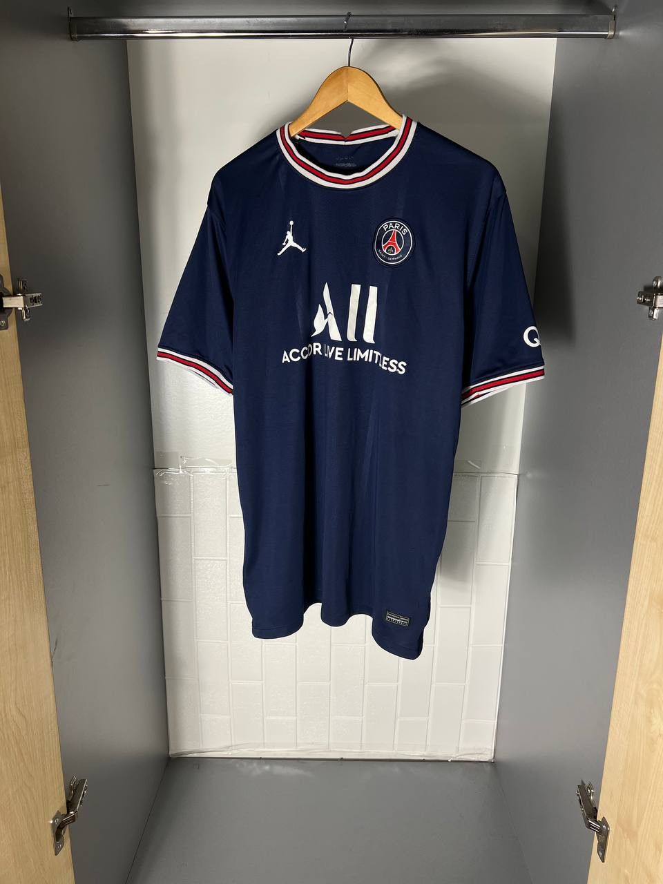 Vintage VERY RARE NIKE JORDAN FC PSG FRANCE SOCCER JERSEY Y2K PARIS Size US XL / EU 56 / 4 - 2 Thumbnail